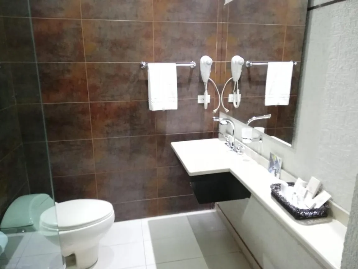 Bathroom in Hotel Santafe Real