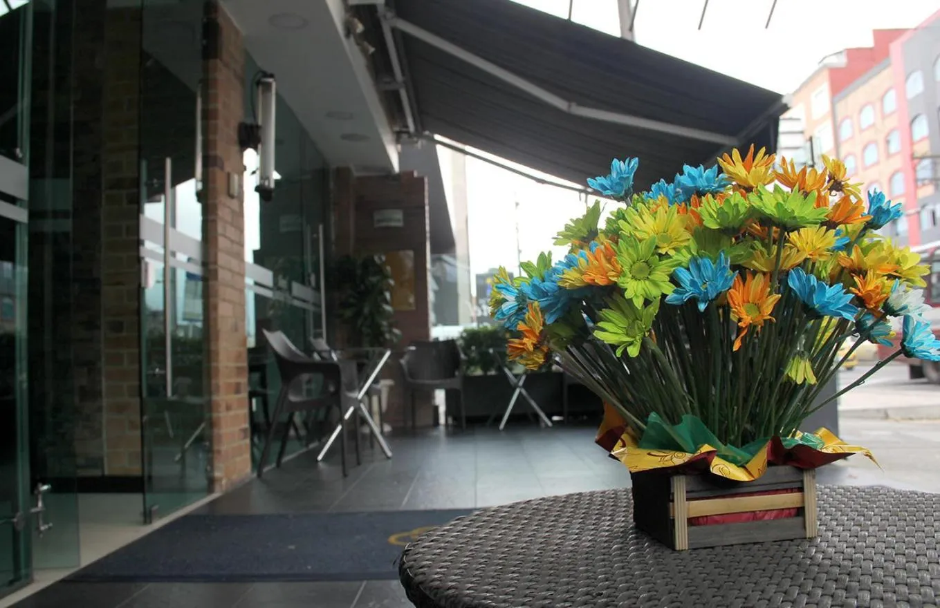 Patio in Hotel Santafe Real