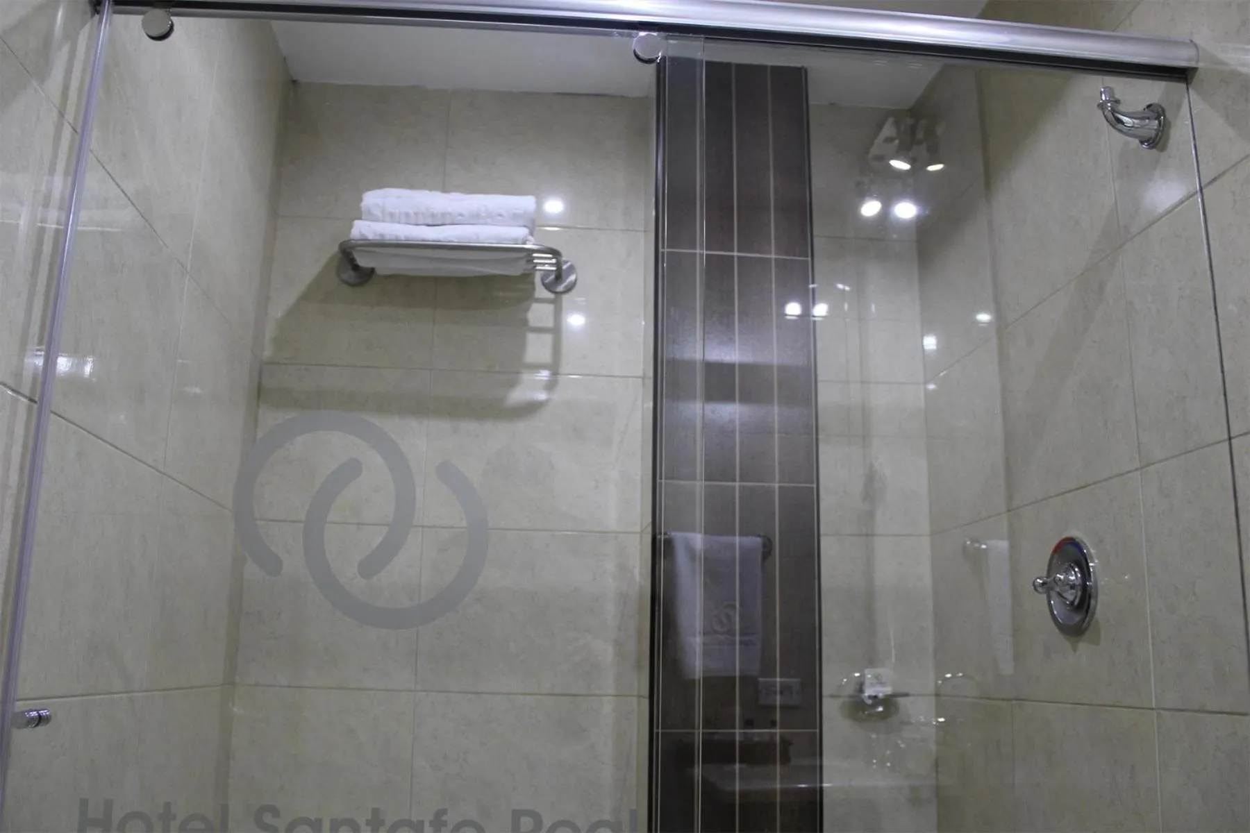 Bathroom in Hotel Santafe Real