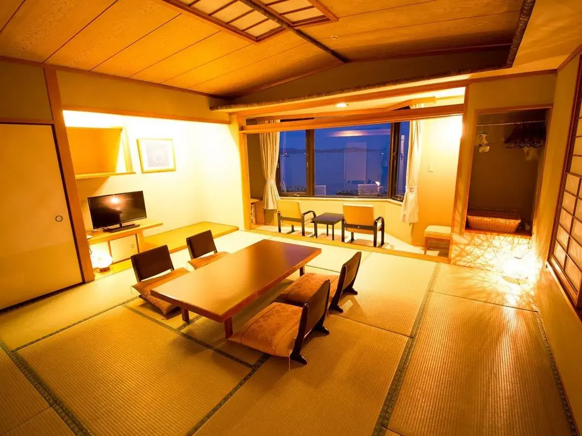 Photo of the whole room in Naruto Grand Hotel Kaigetsu Photo of the whole room in Naruto Grand Hotel Kaigetsu