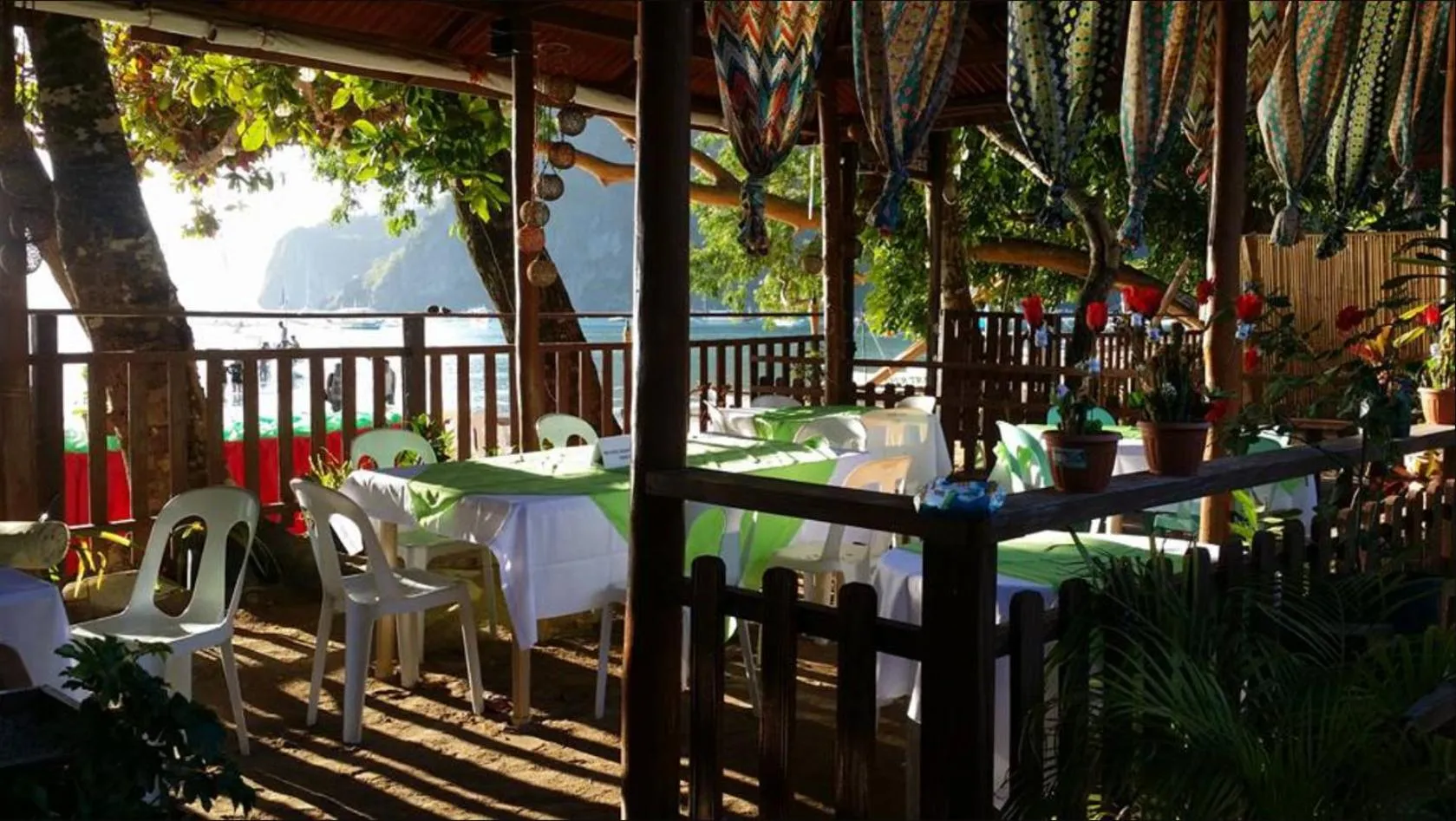 Restaurant/places to eat in Telesfora Beach Cottage