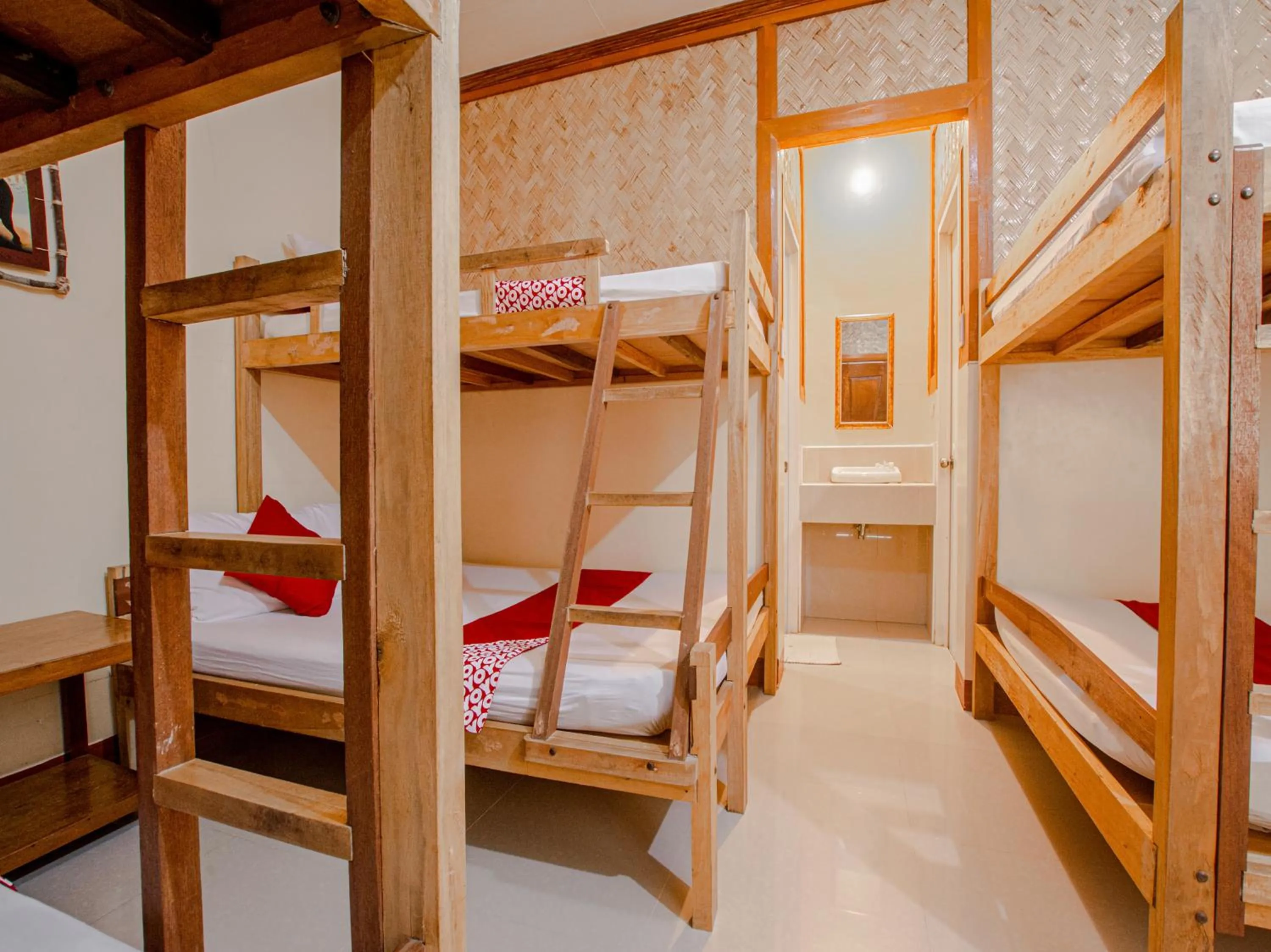bunk bed, Bed in Telesfora Beach Cottage