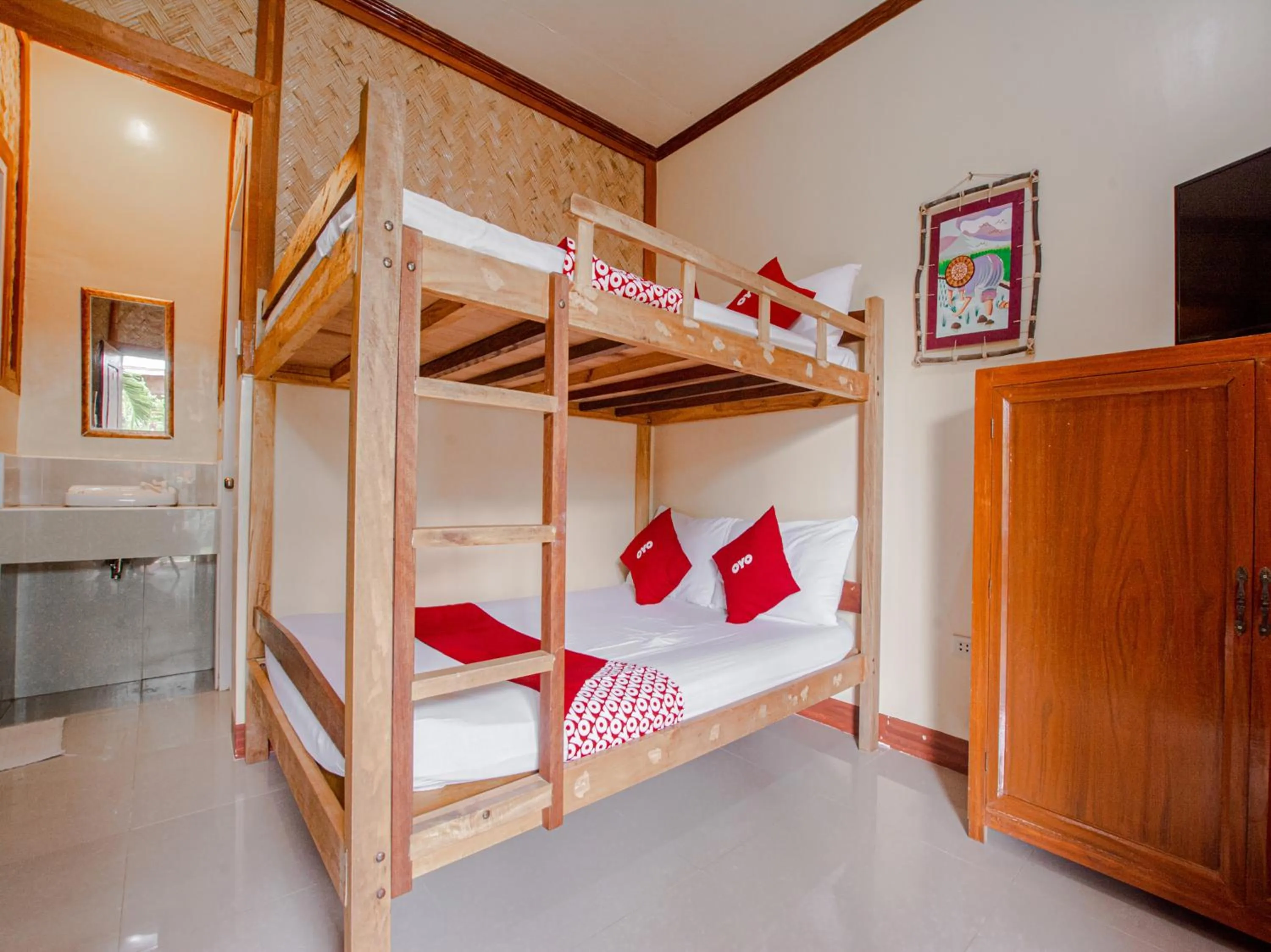 bunk bed, Bed in Telesfora Beach Cottage
