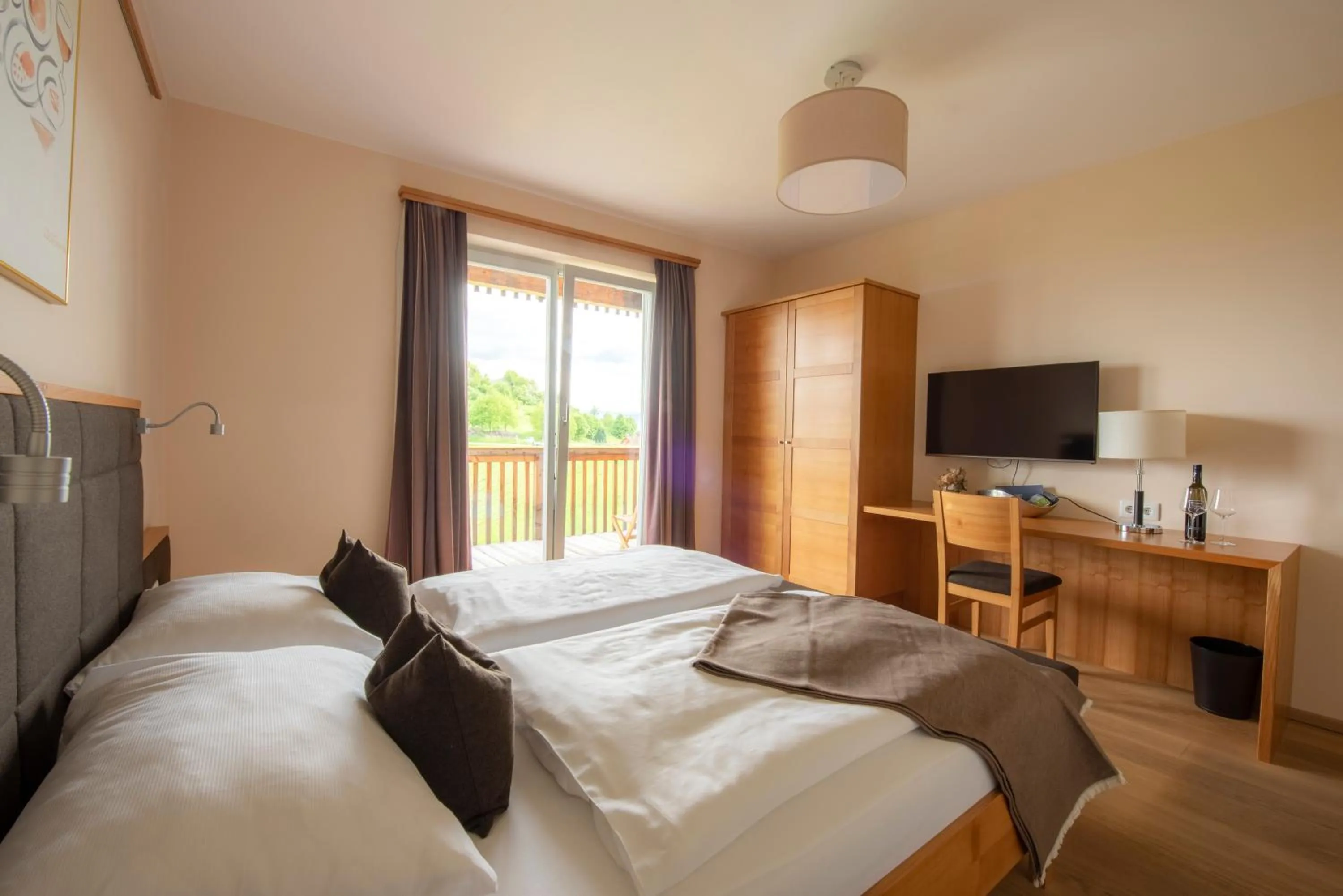 Photo of the whole room, Bed in Weingut Dreisiebner Stammhaus