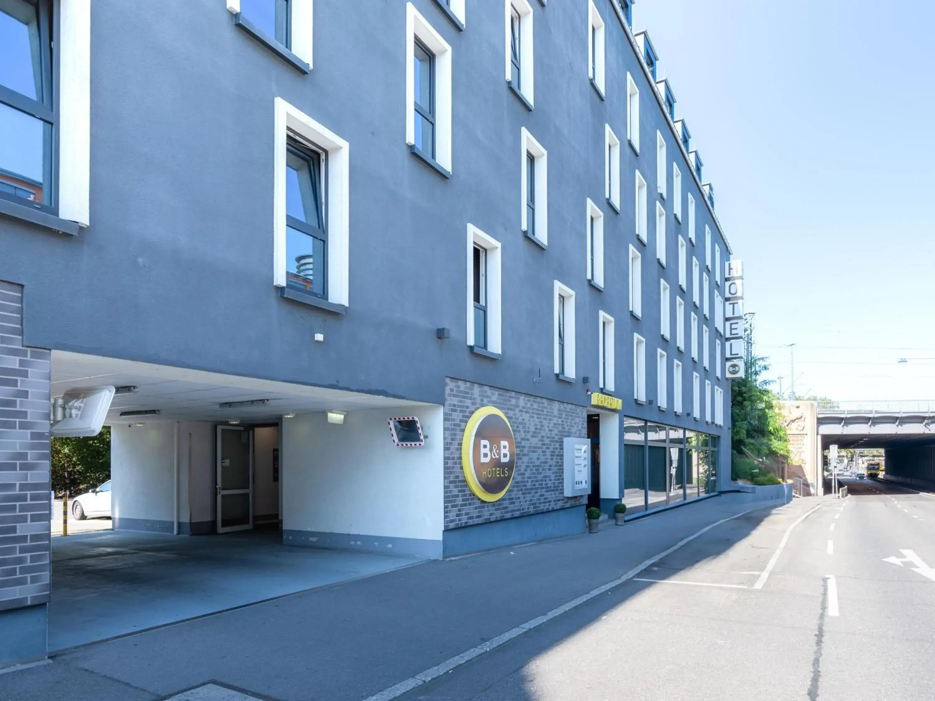 Property building in B&B Hotel Stuttgart-Bad Cannstatt Property building in B&B Hotel Stuttgart-Bad Cannstatt