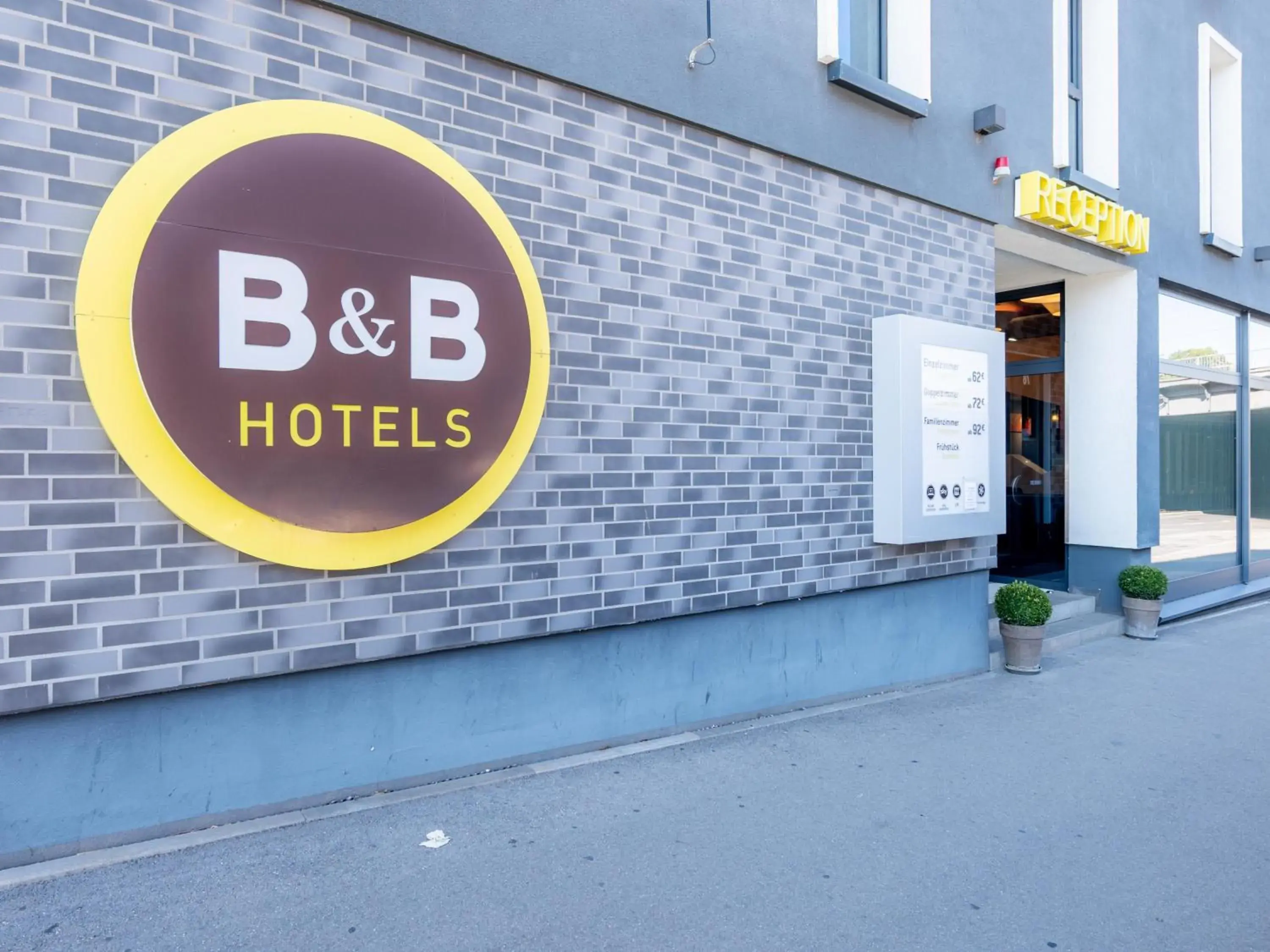 Property building in B&B Hotel Stuttgart-Bad Cannstatt Property building in B&B Hotel Stuttgart-Bad Cannstatt
