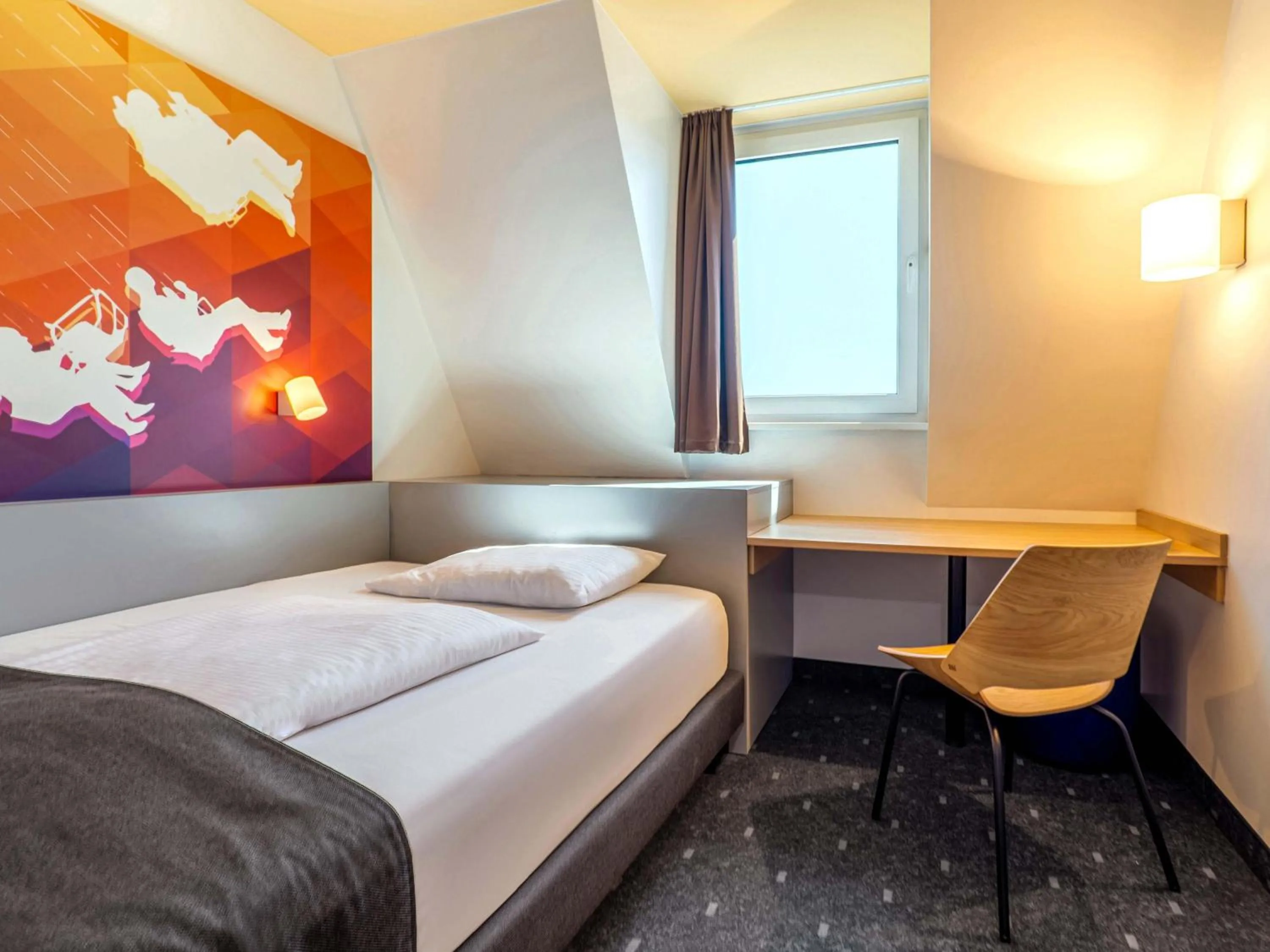 Photo of the whole room, Bed in B&B Hotel Stuttgart-Bad Cannstatt