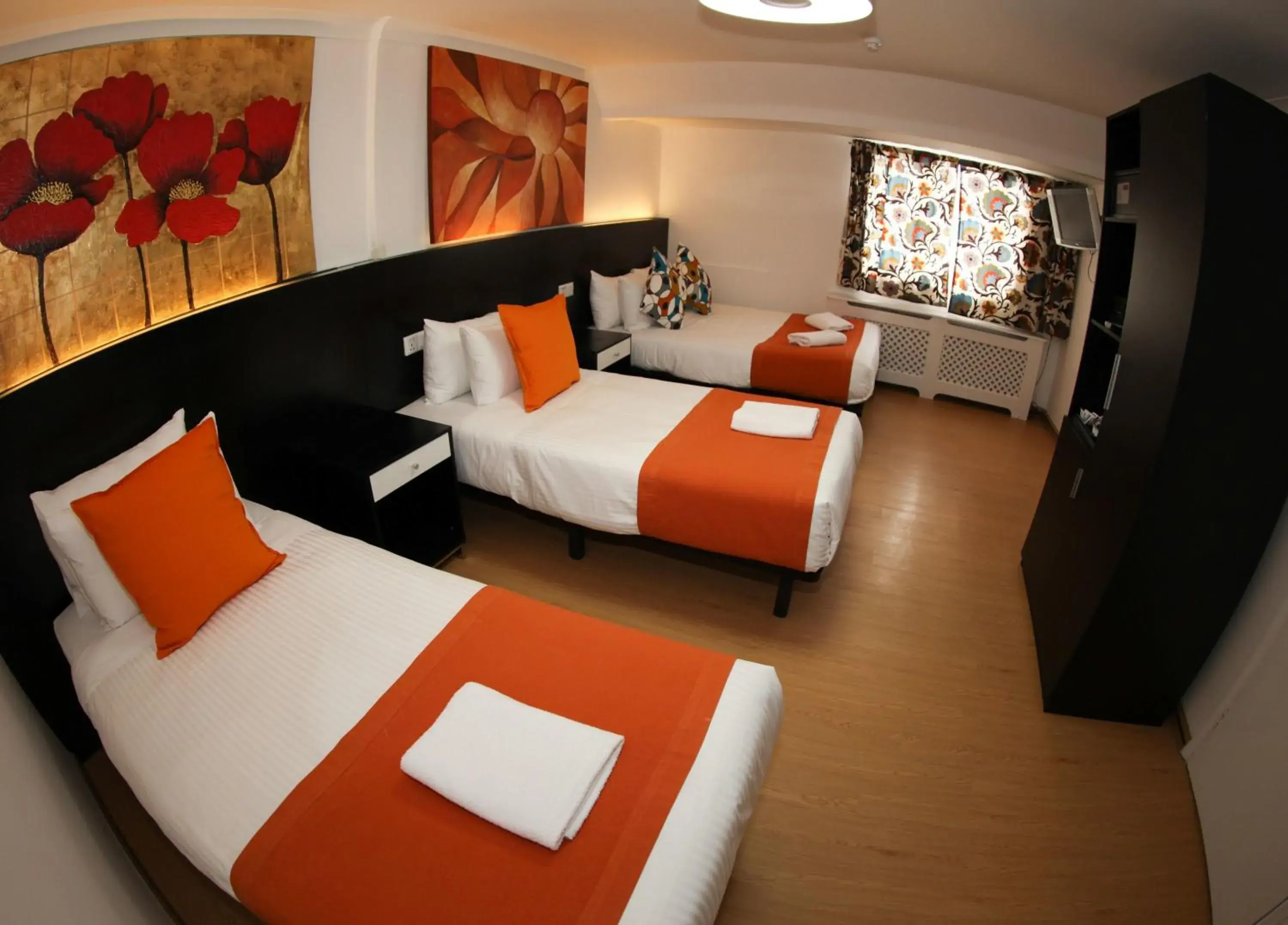 Day, Bed in Heathrow Inn Hotel Day, Bed in Heathrow Inn Hotel