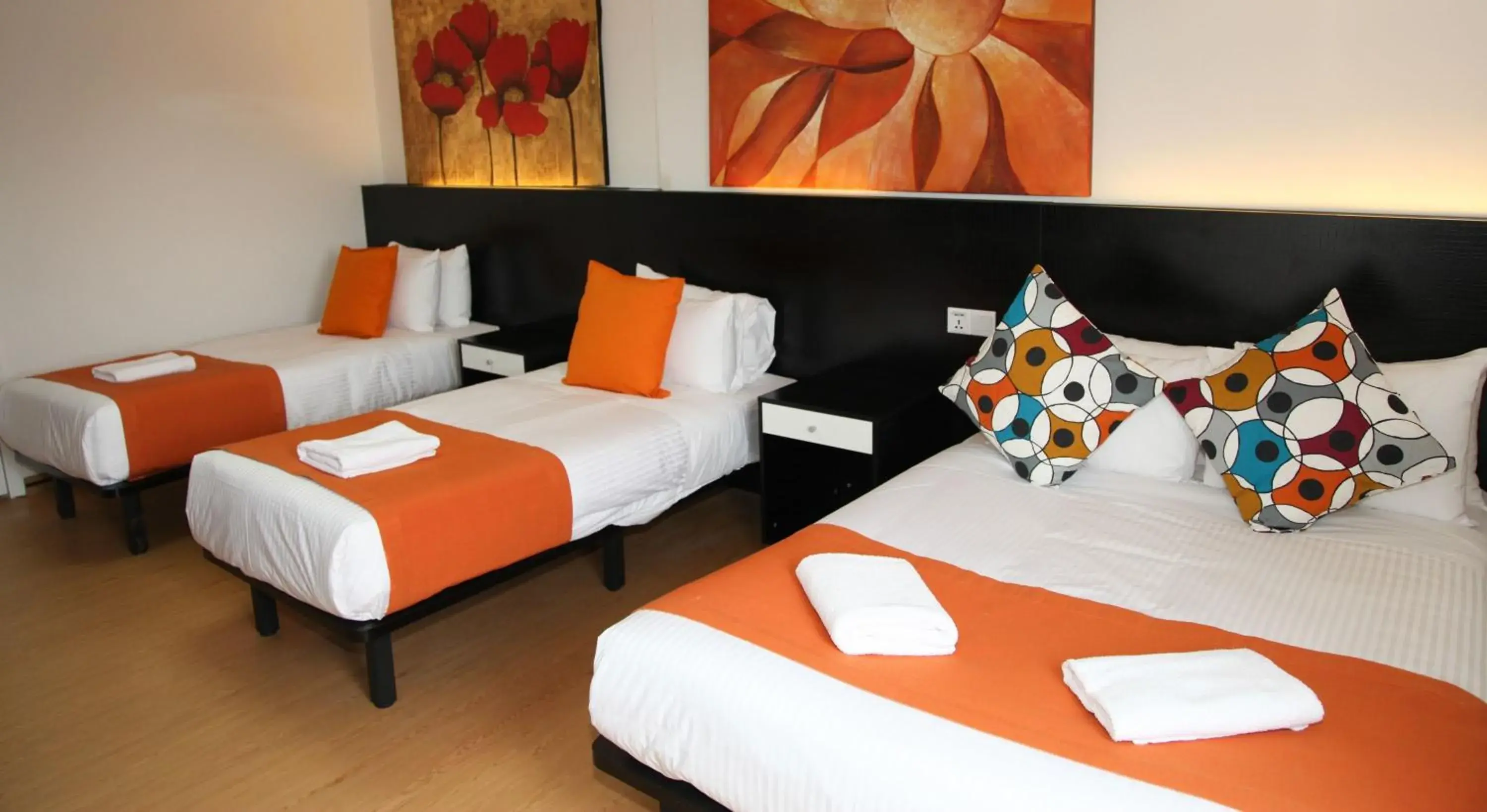 Bed in Heathrow Inn Hotel Bed in Heathrow Inn Hotel