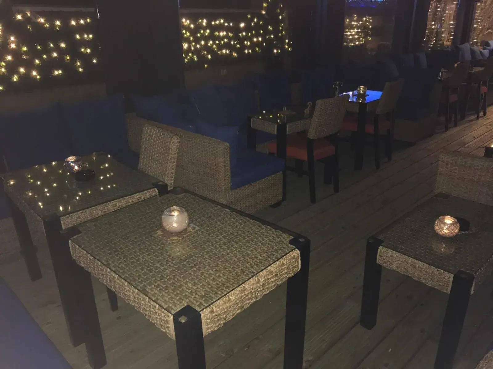 Lounge or bar in Heathrow Inn Hotel Lounge or bar in Heathrow Inn Hotel