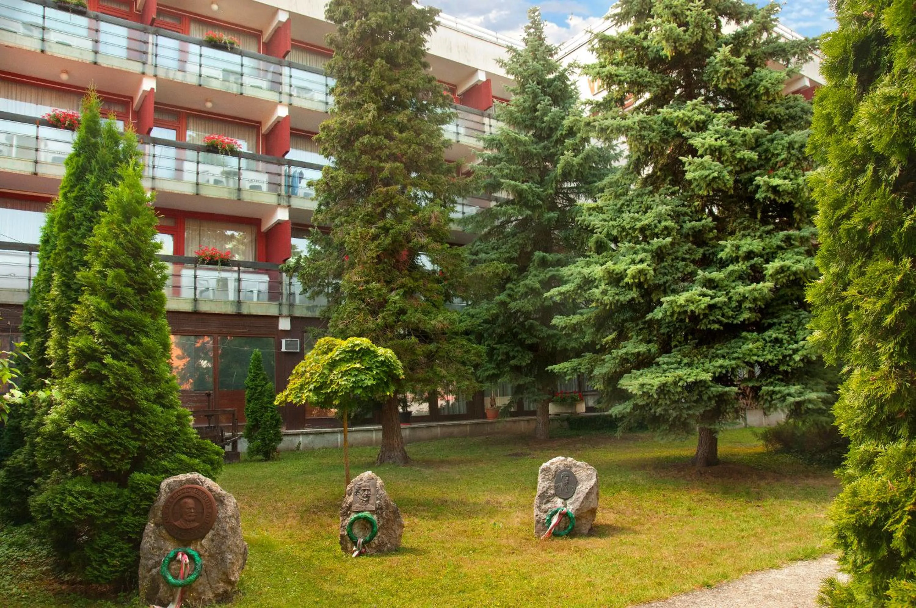 Garden in Majerik Hotel