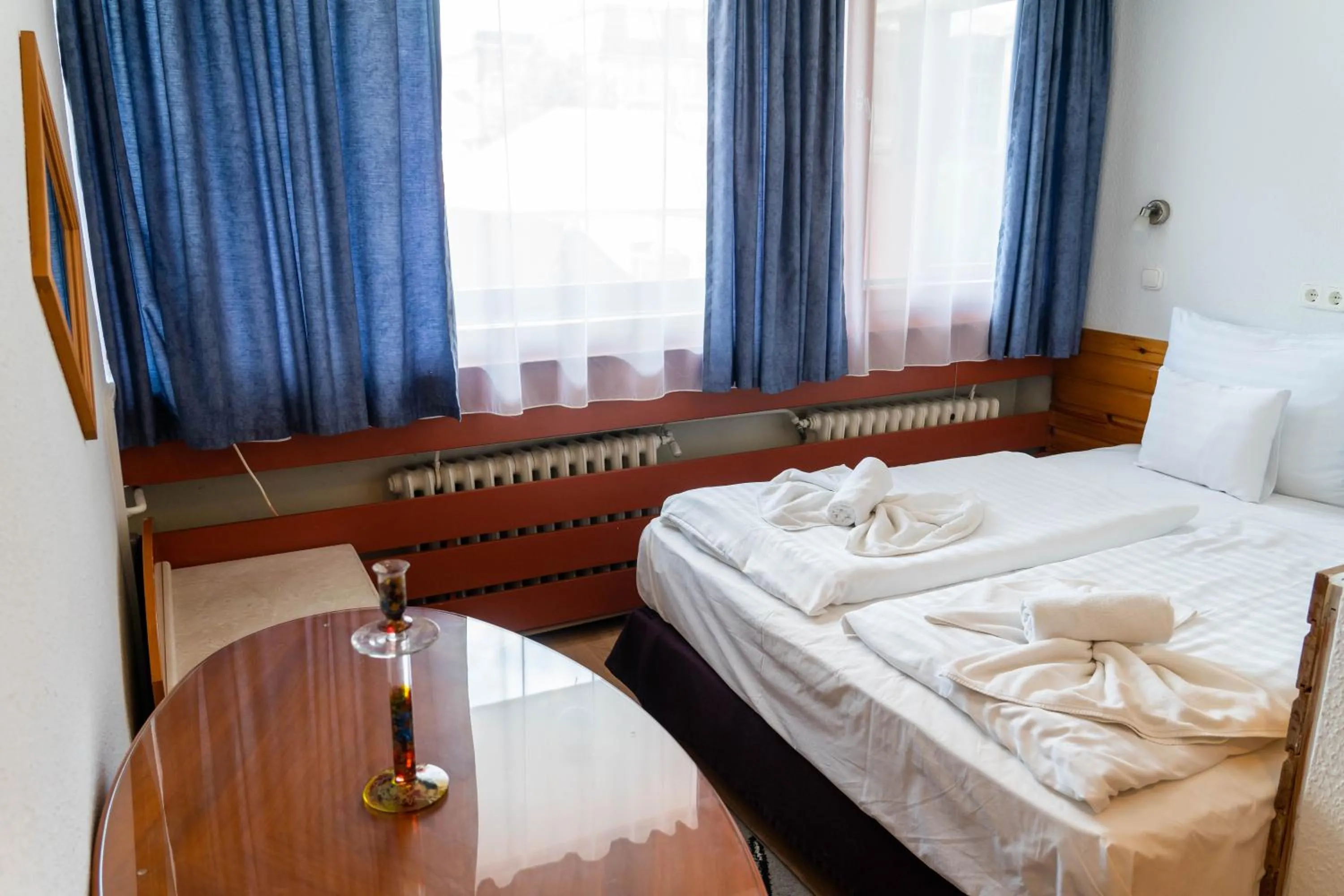 Bedroom, Bed in Majerik Hotel