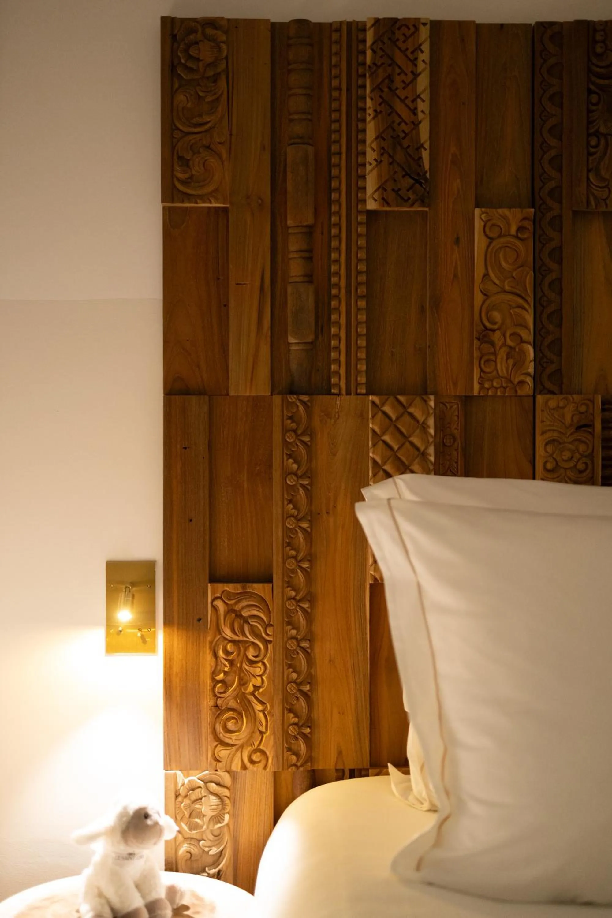 Bed in Hôtel Le Saint Remy & Spa