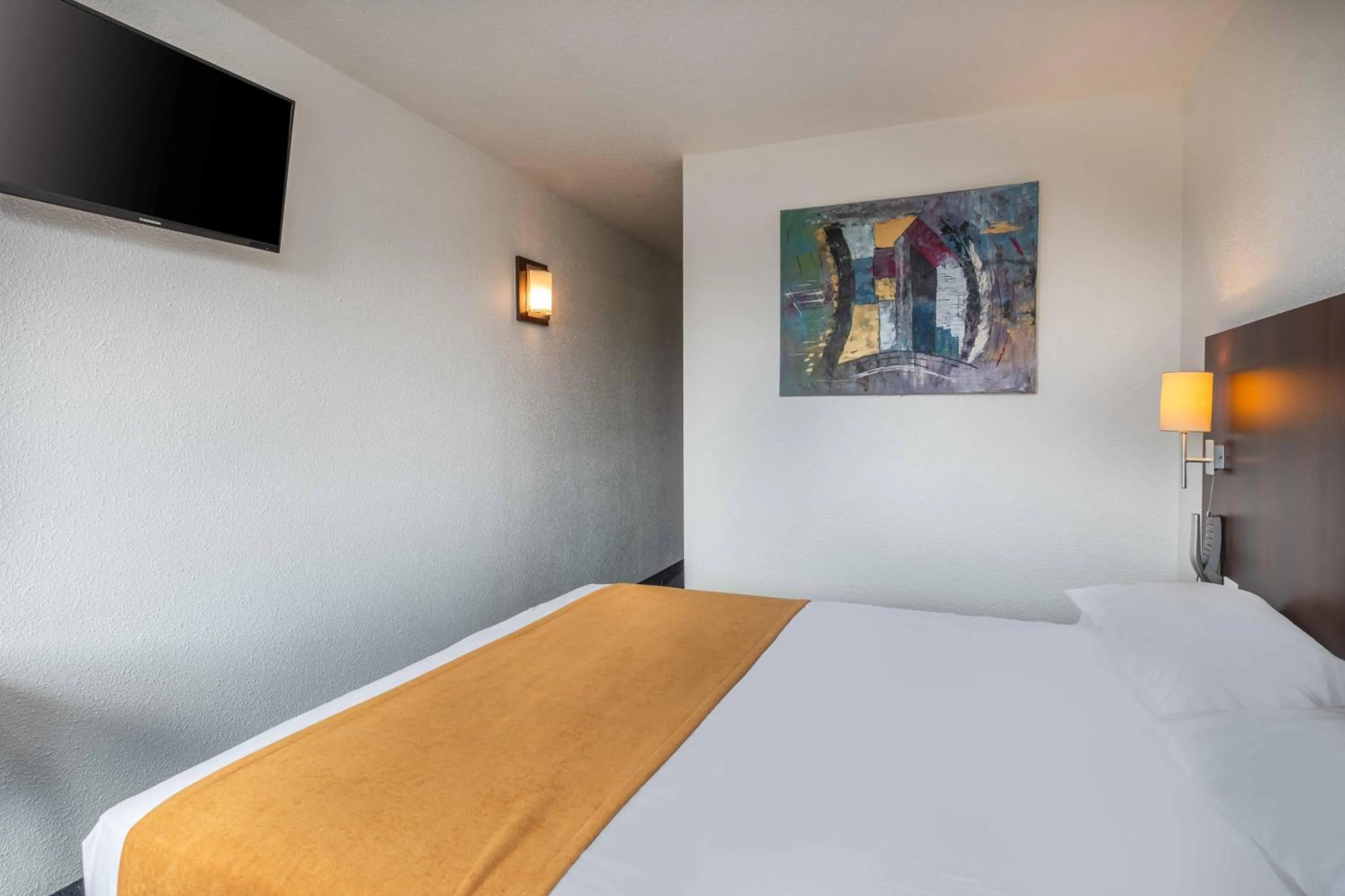 Bedroom, Bed in The Originals City, Hotel Ariane, Toulouse Sud Labège