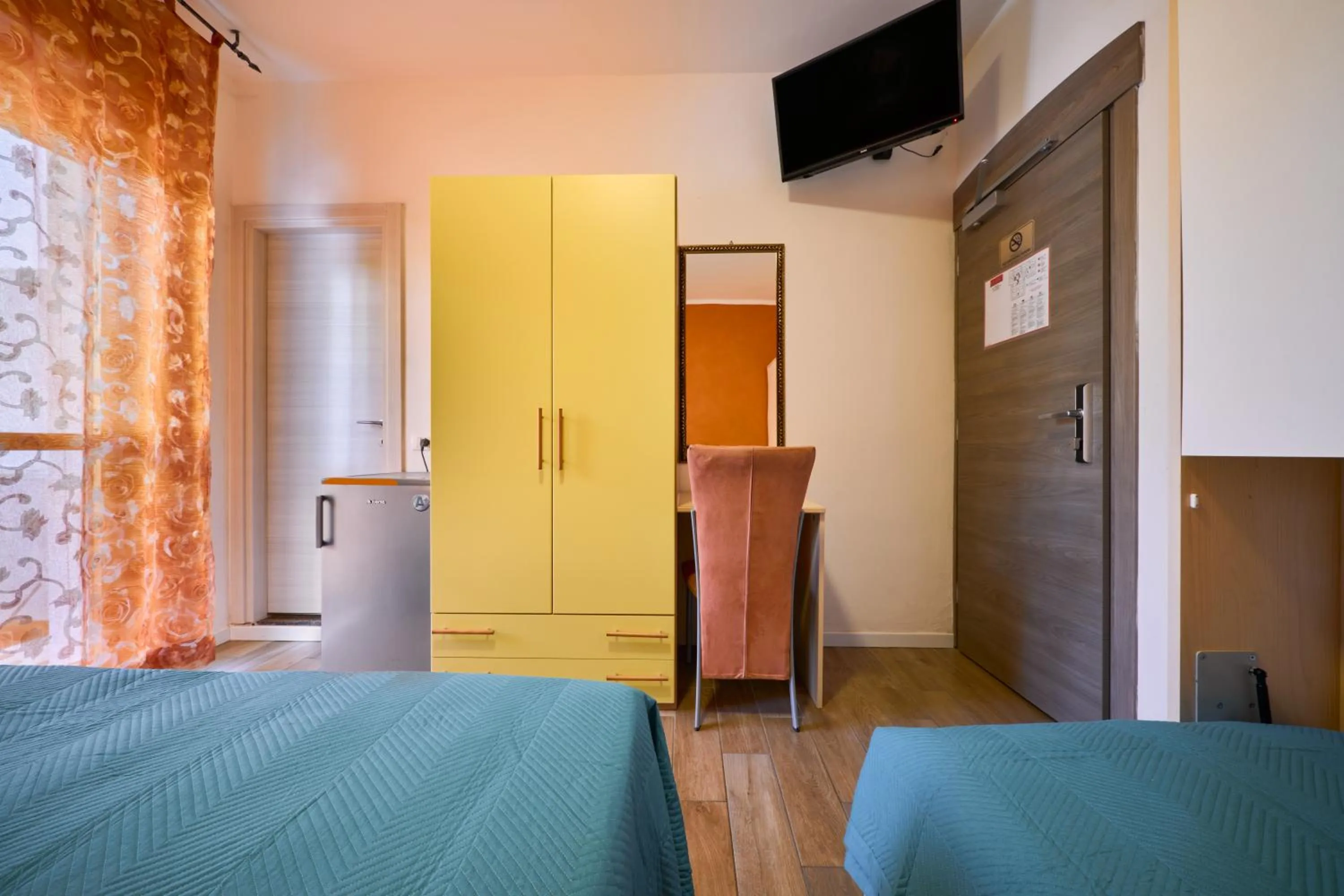 TV and multimedia, Bed in Hotel Villa Del Mar