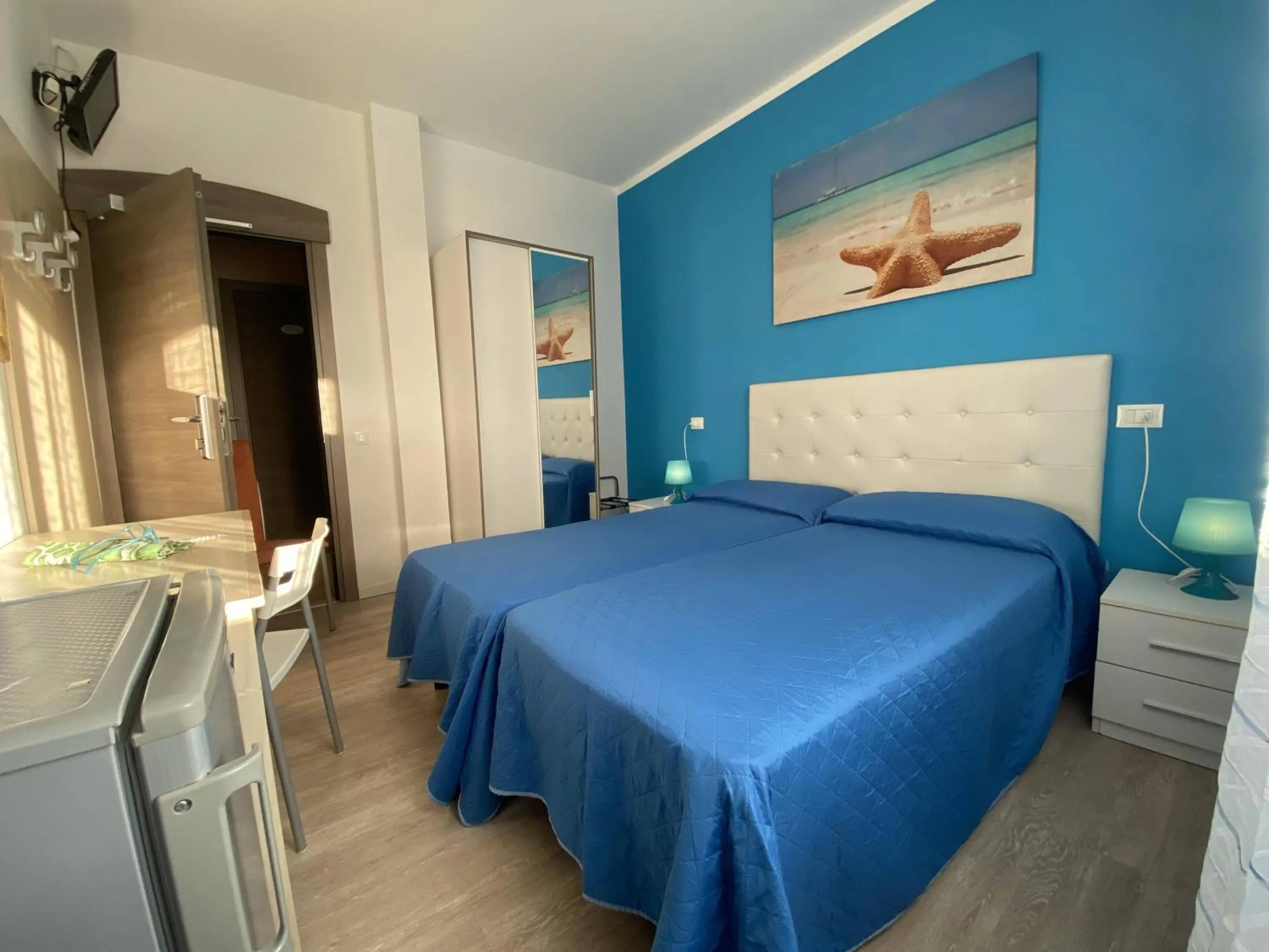 Photo of the whole room, Bed in Hotel Villa Del Mar