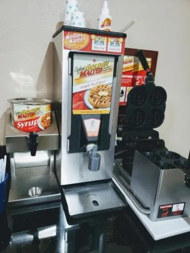 American breakfast in Days Inn & Suites by Wyndham Morris I-80