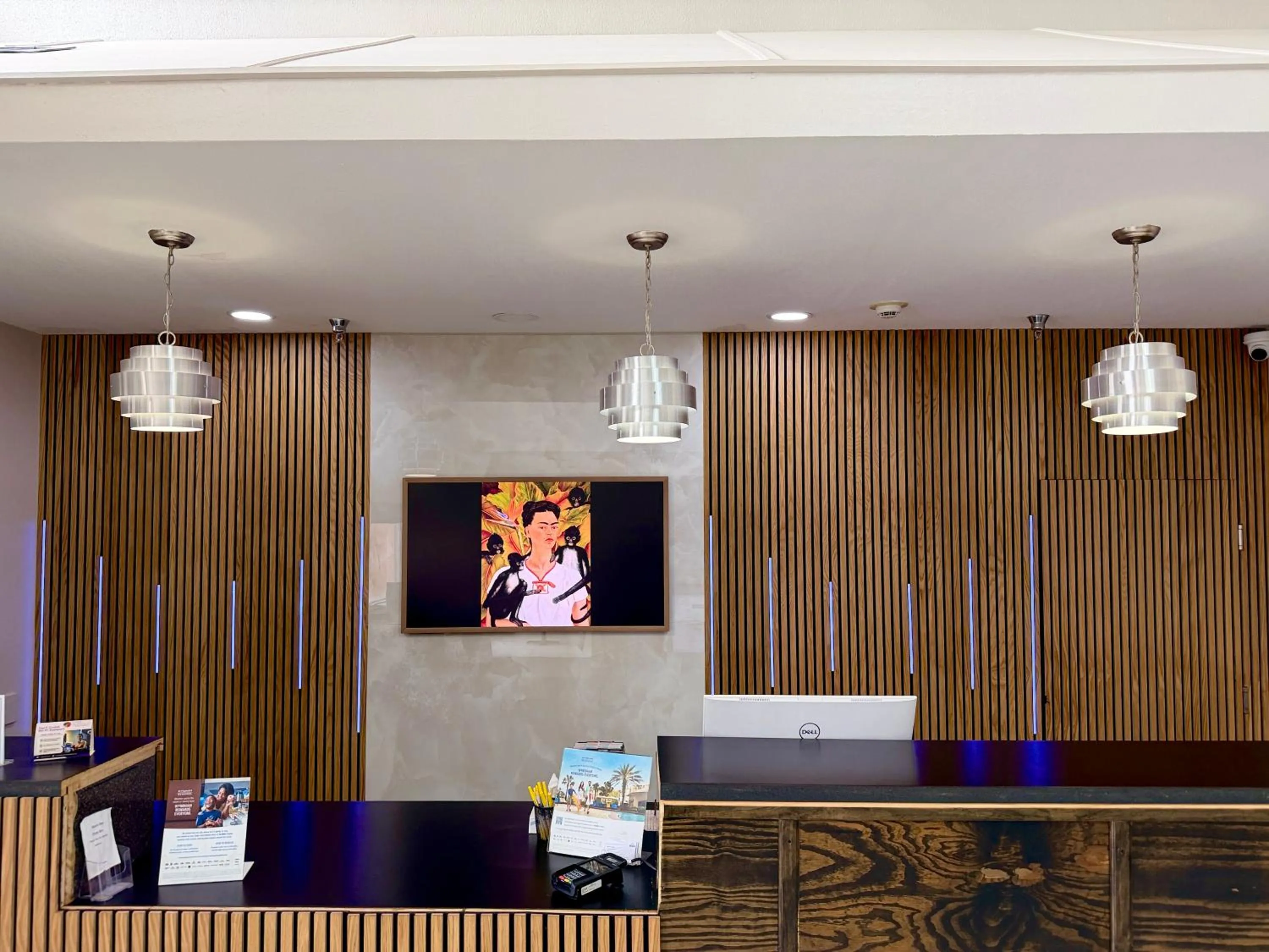 Lobby or reception in Days Inn & Suites by Wyndham Morris I-80