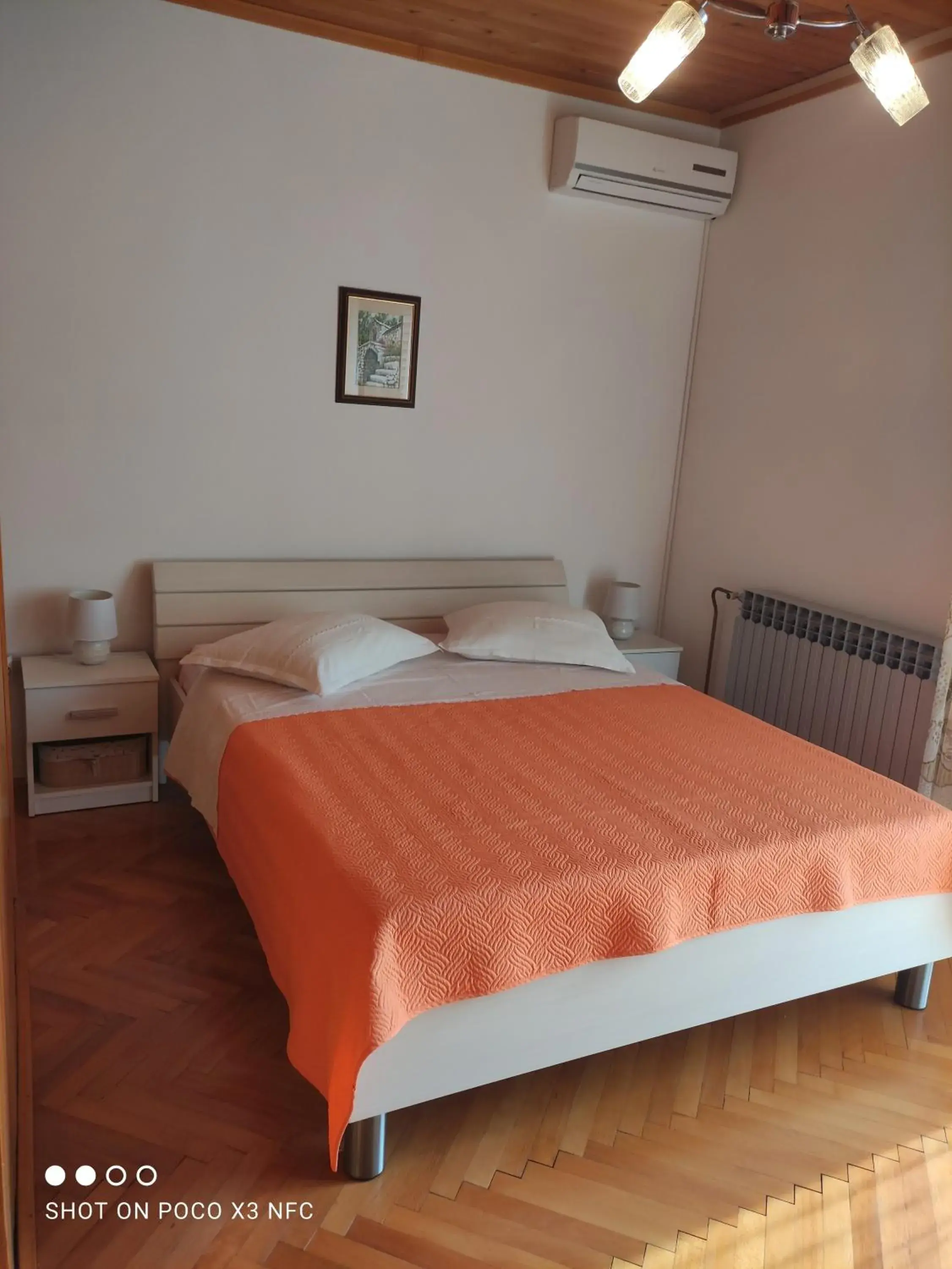 Three-Bedroom Apartment with Terrace in Villa Radić Three-Bedroom Apartment with Terrace in Villa Radić