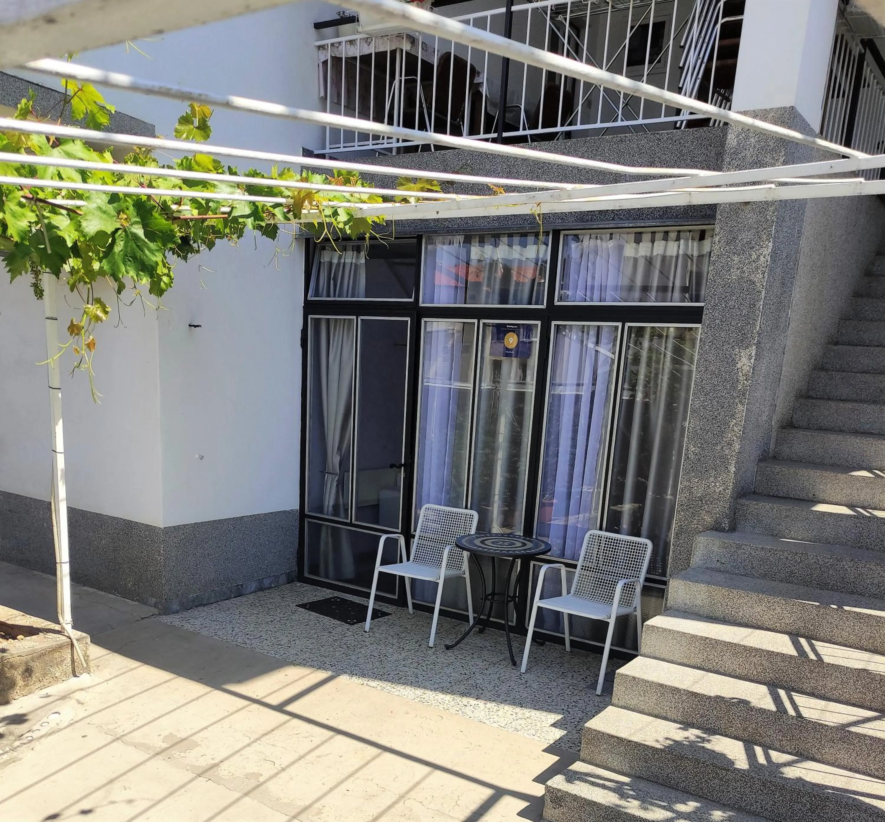 Facade/entrance in Villa Radić