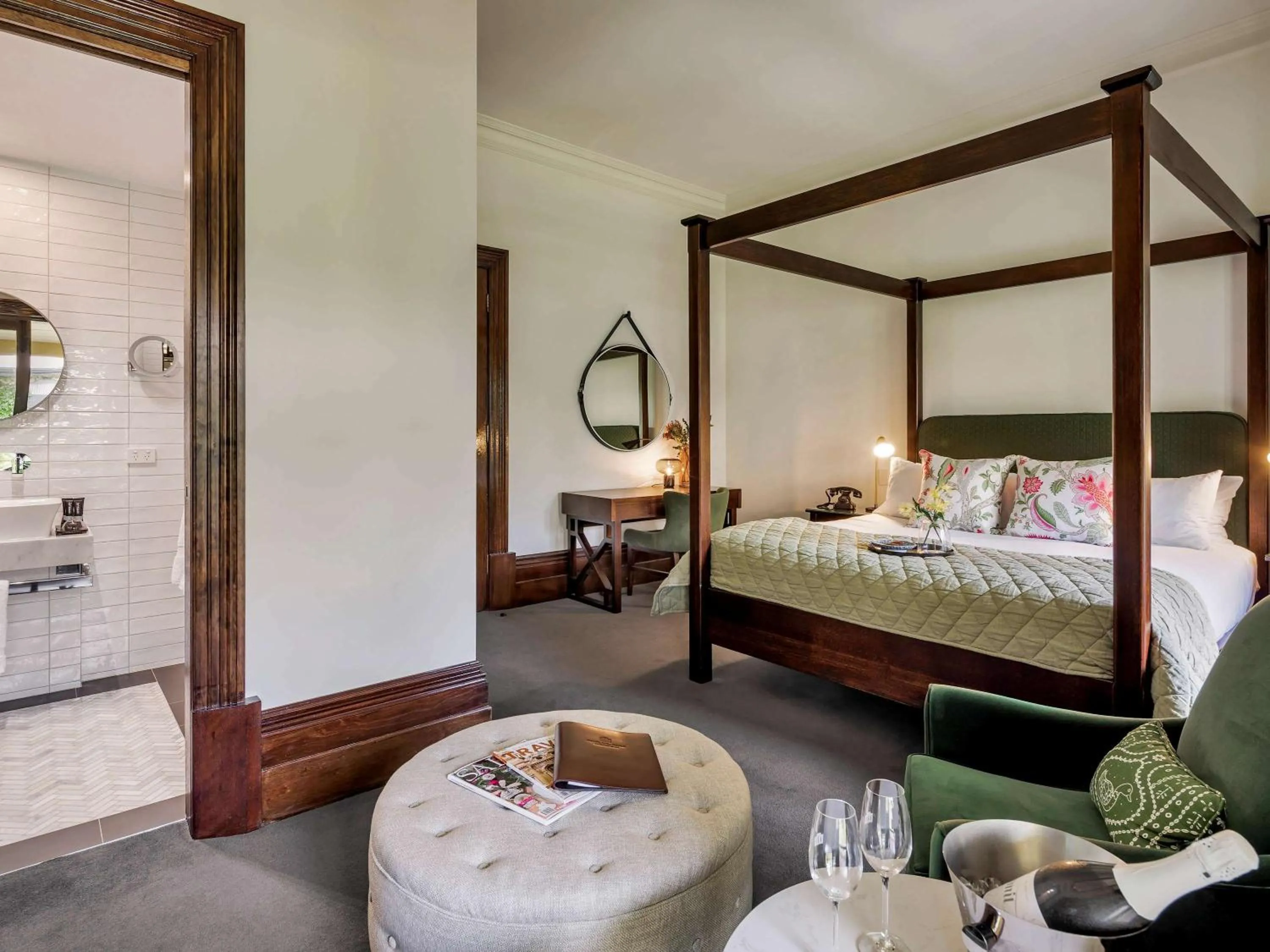 Photo of the whole room, Bed in Mount Lofty House & Estate Adelaide Hills