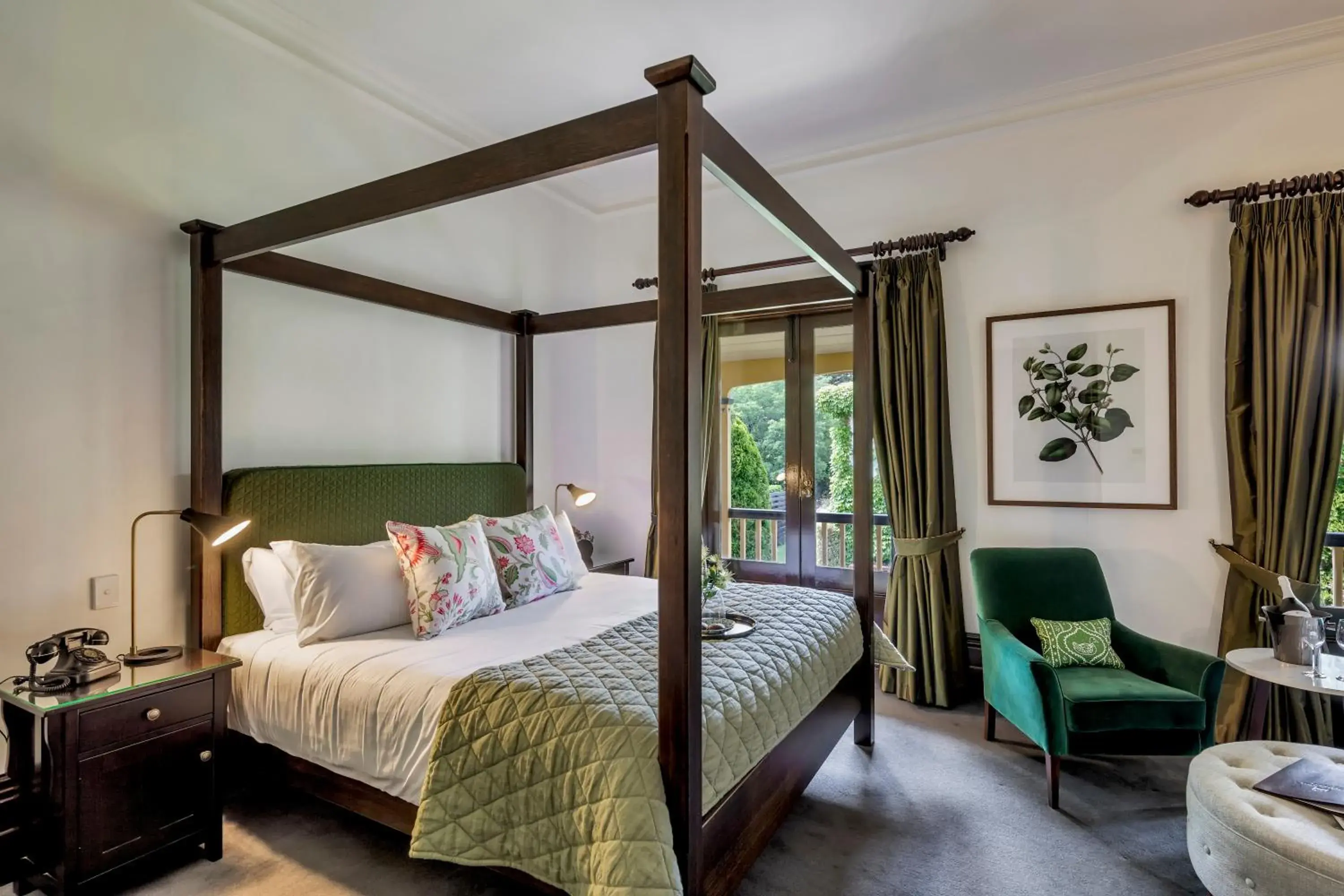Bed in Mount Lofty House & Estate Adelaide Hills Bed in Mount Lofty House & Estate Adelaide Hills