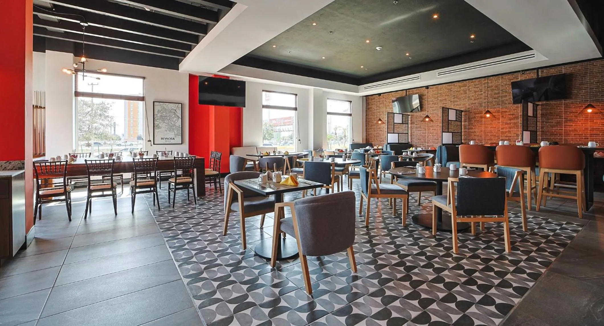 Restaurant/places to eat in Holiday Inn Reynosa Industrial Poniente by IHG