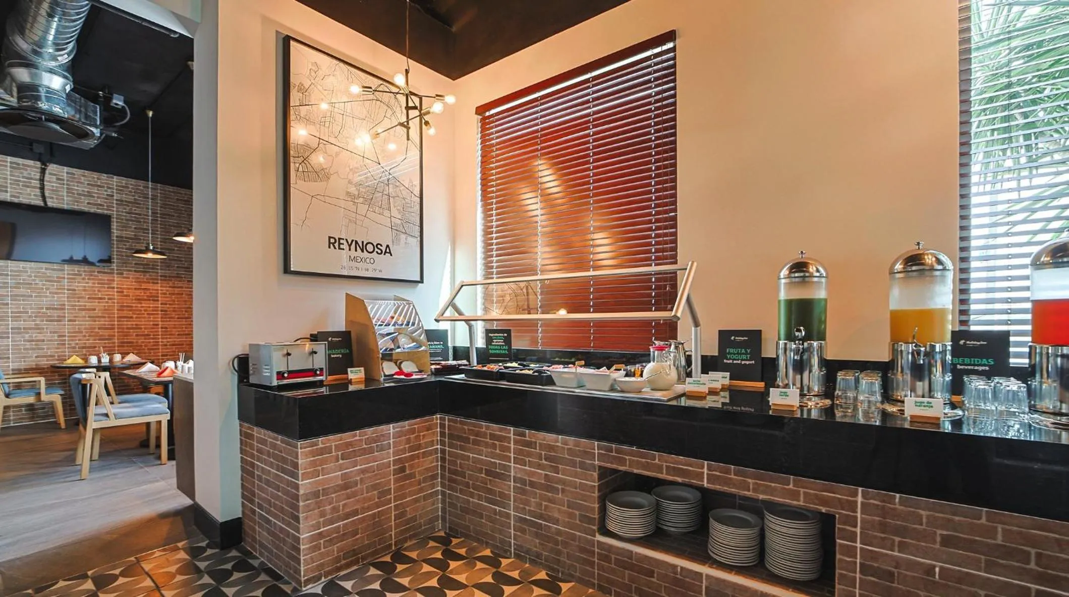 Restaurant/places to eat in Holiday Inn Reynosa Industrial Poniente by IHG