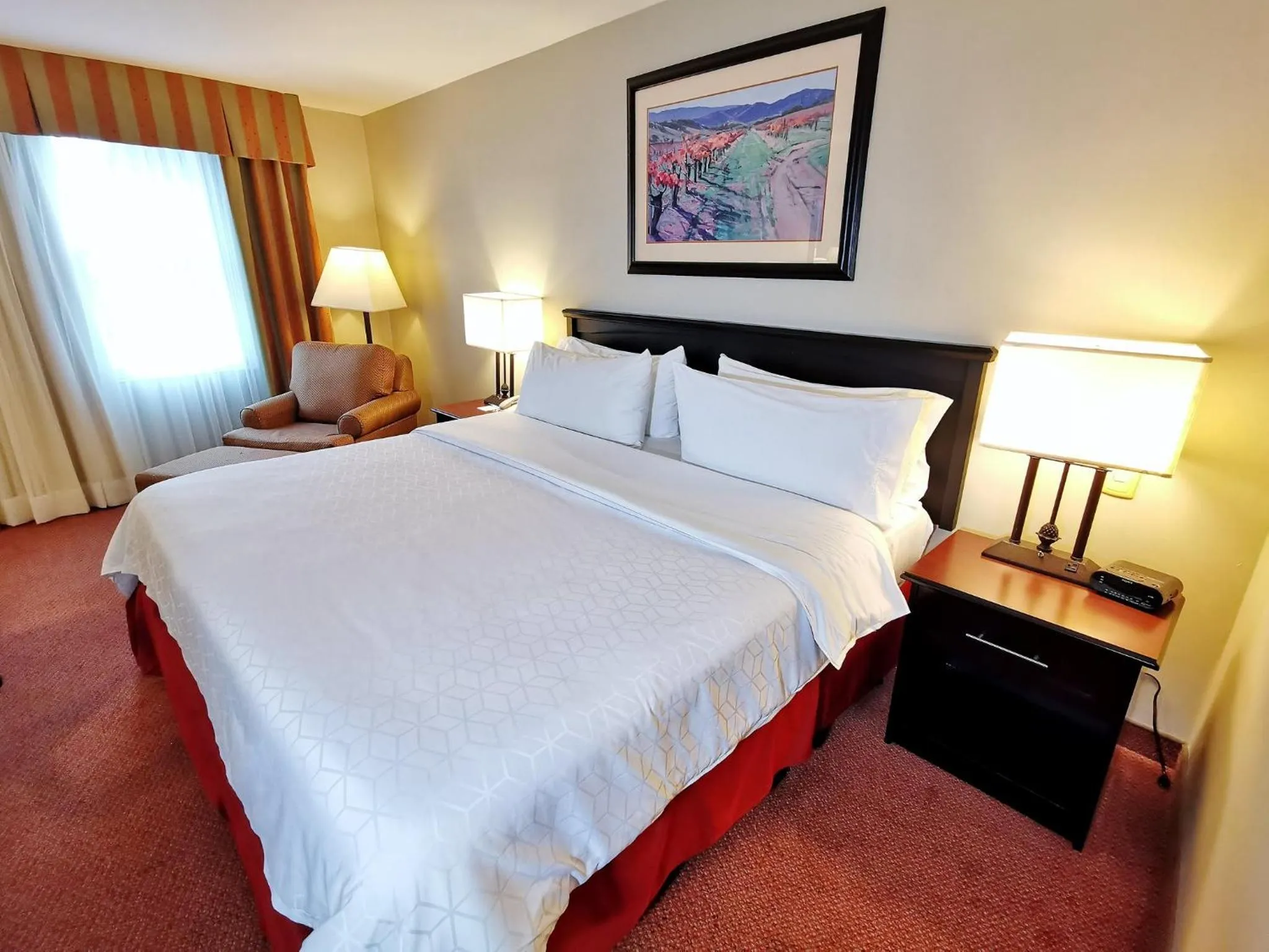 Photo of the whole room, Bed in Holiday Inn Reynosa Zona Dorada by IHG