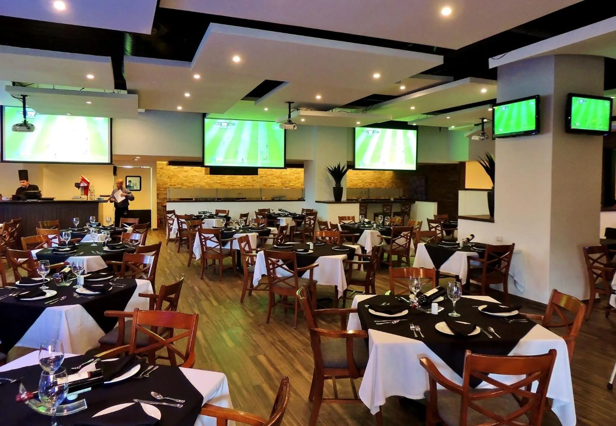 Restaurant/places to eat in Holiday Inn Reynosa Zona Dorada by IHG