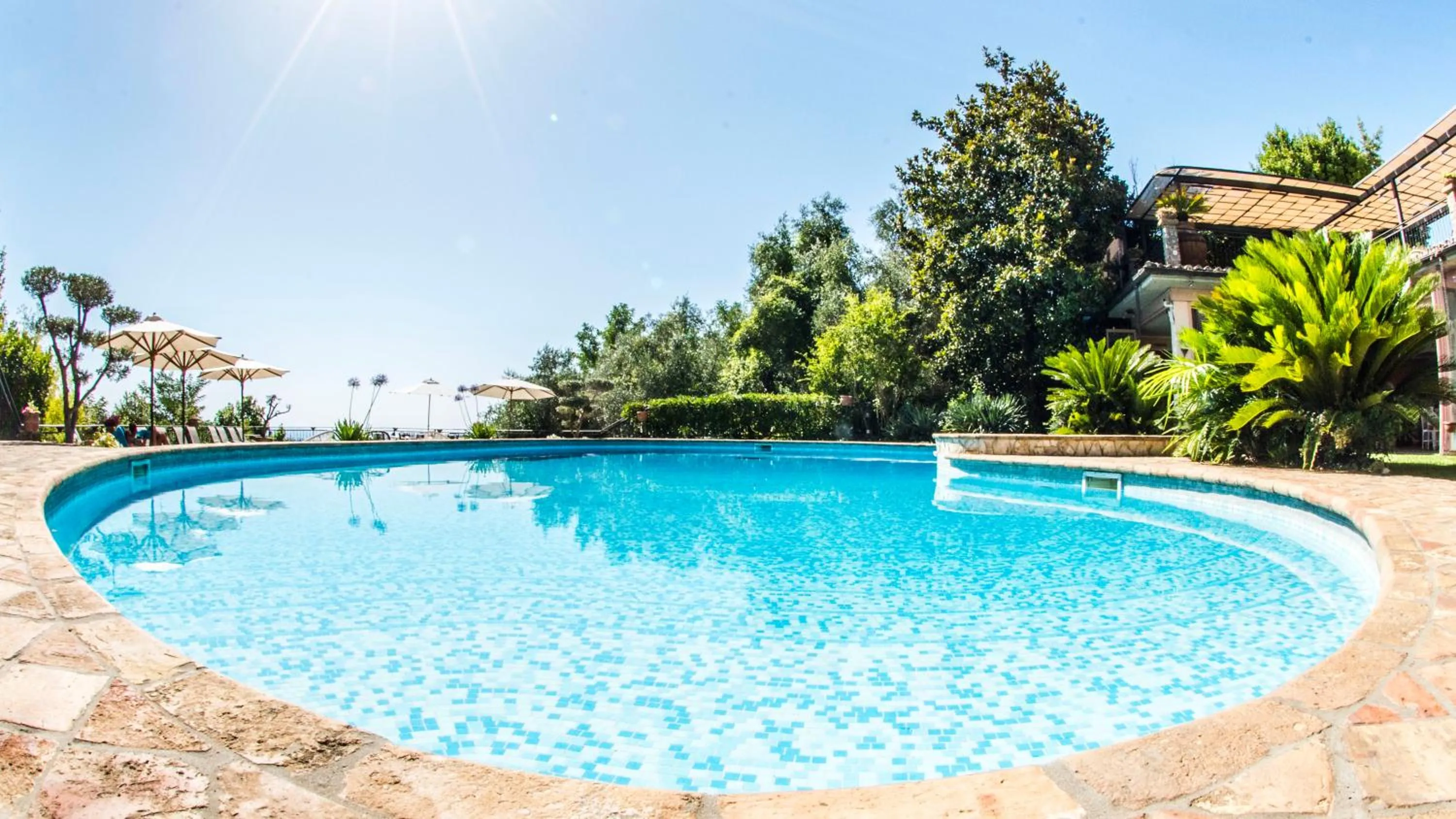 Swimming pool in Villa Clodia Relais