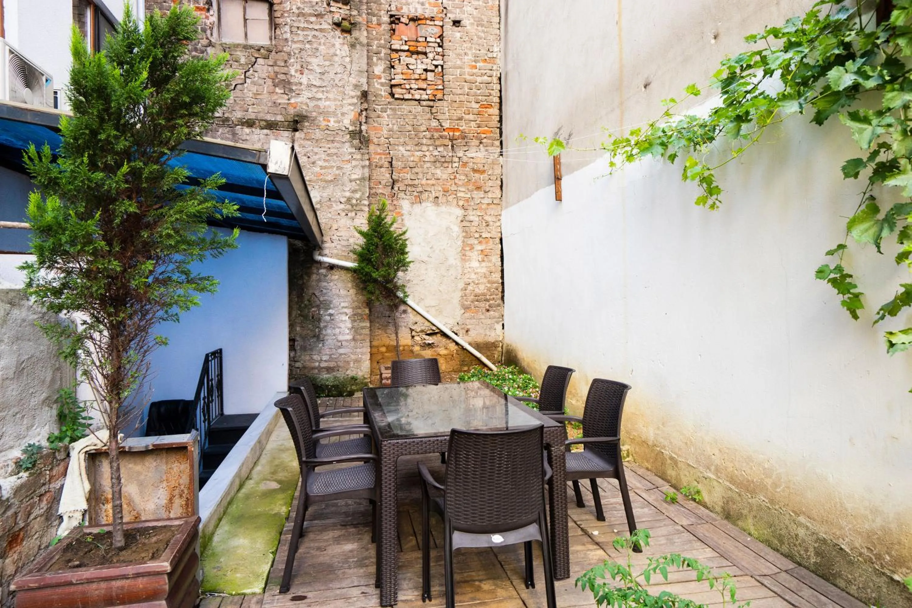 Garden in Harbour Suites Old City