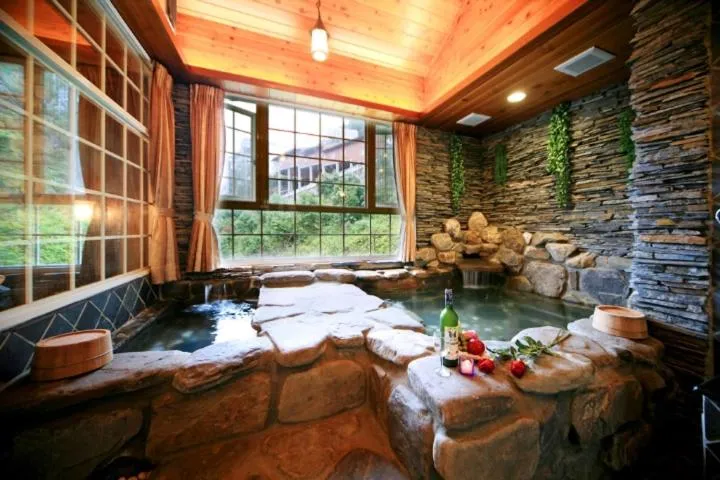 Pool view in Ming Lu Holiday Hotel