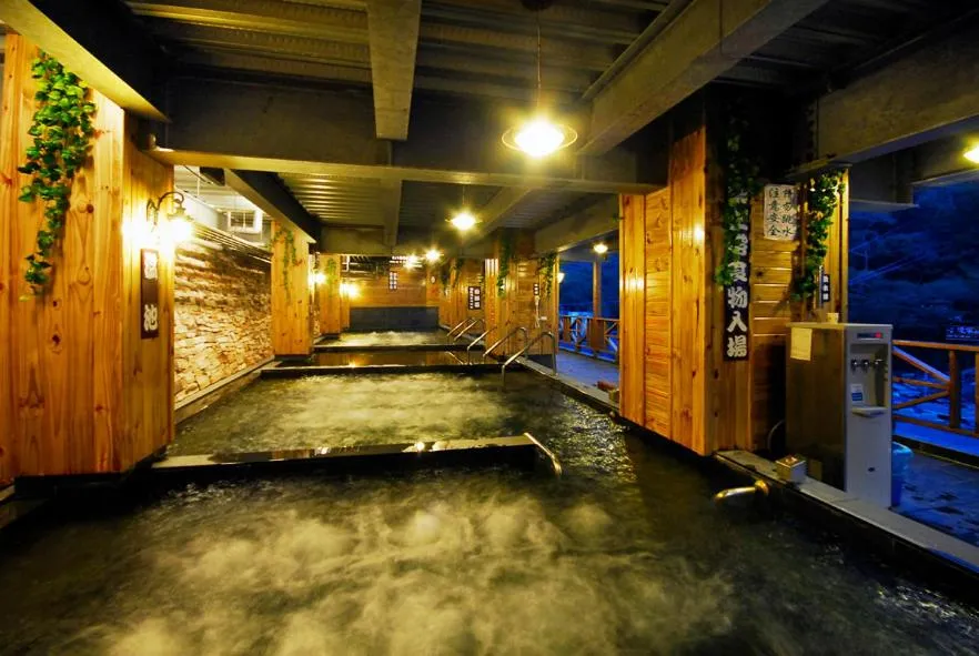 Property building in Ming Lu Holiday Hotel