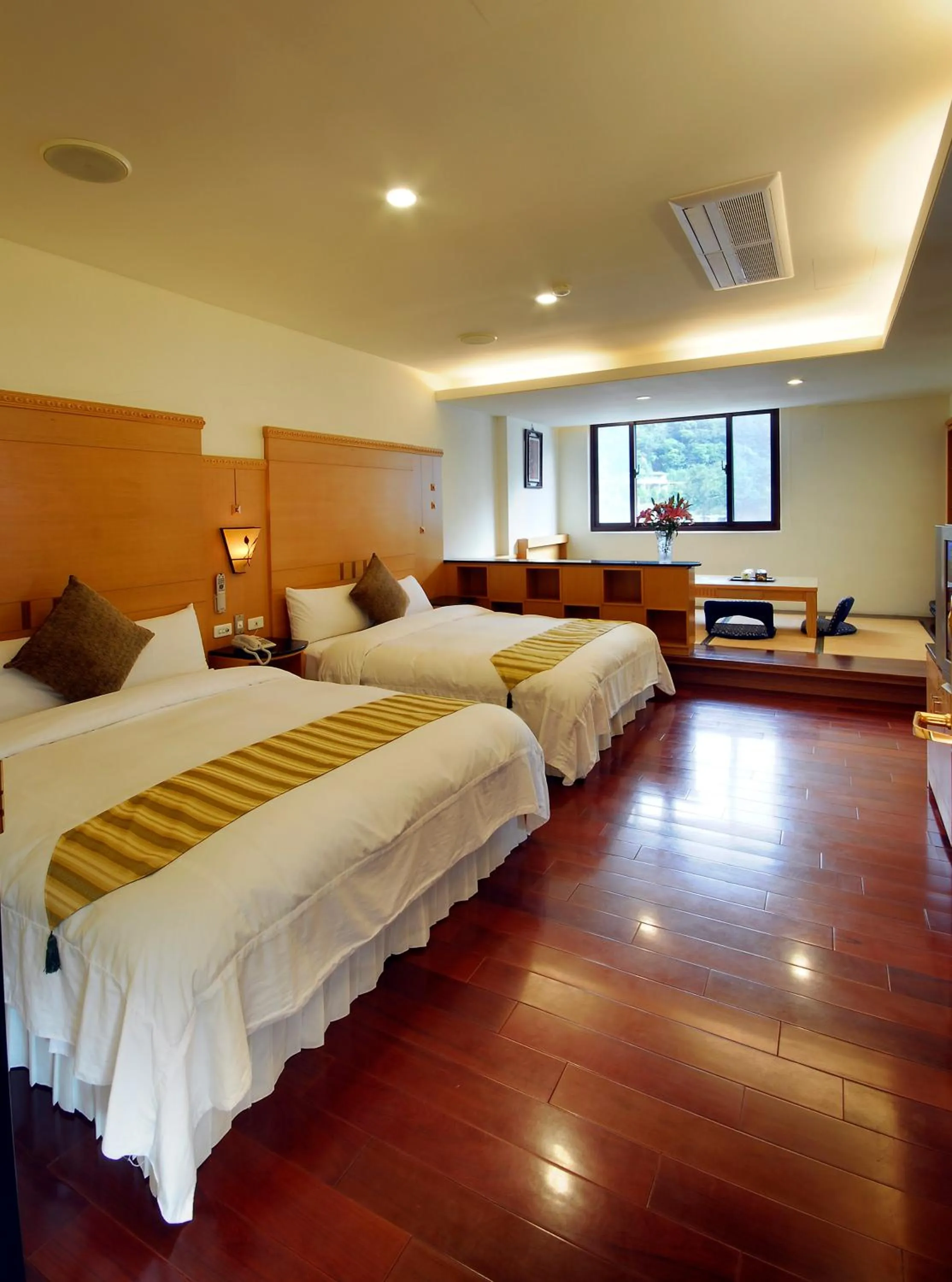 Living room in Ming Lu Holiday Hotel