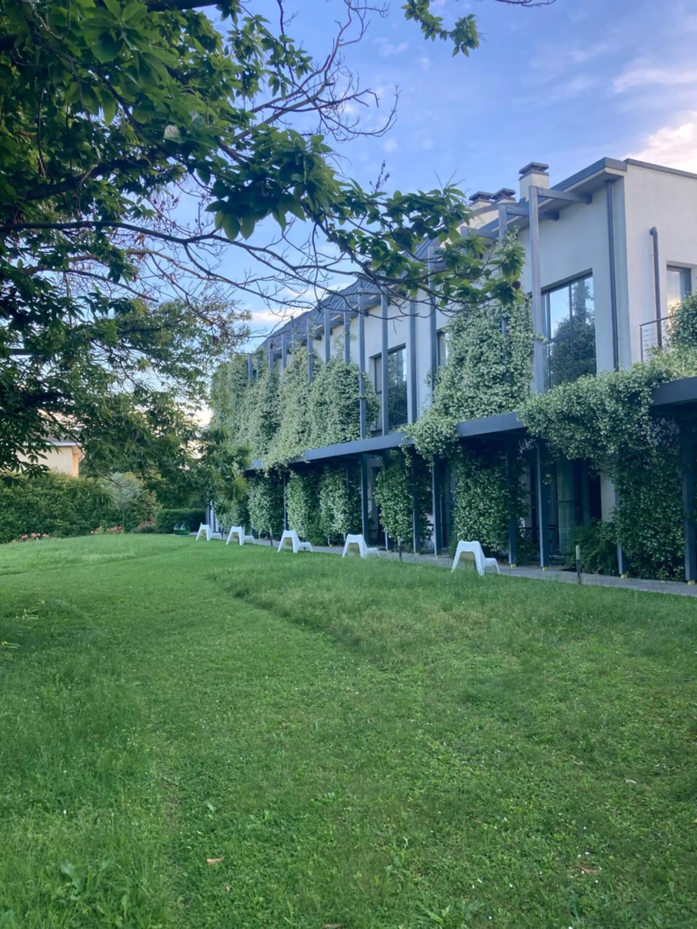 Mxp Rooms Guest House