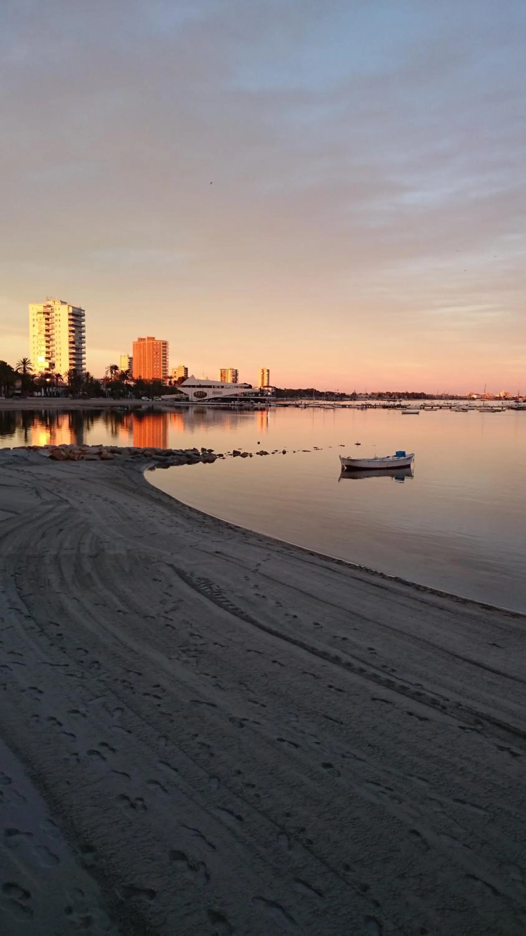 Restaurant/places to eat in Hotel El Marino