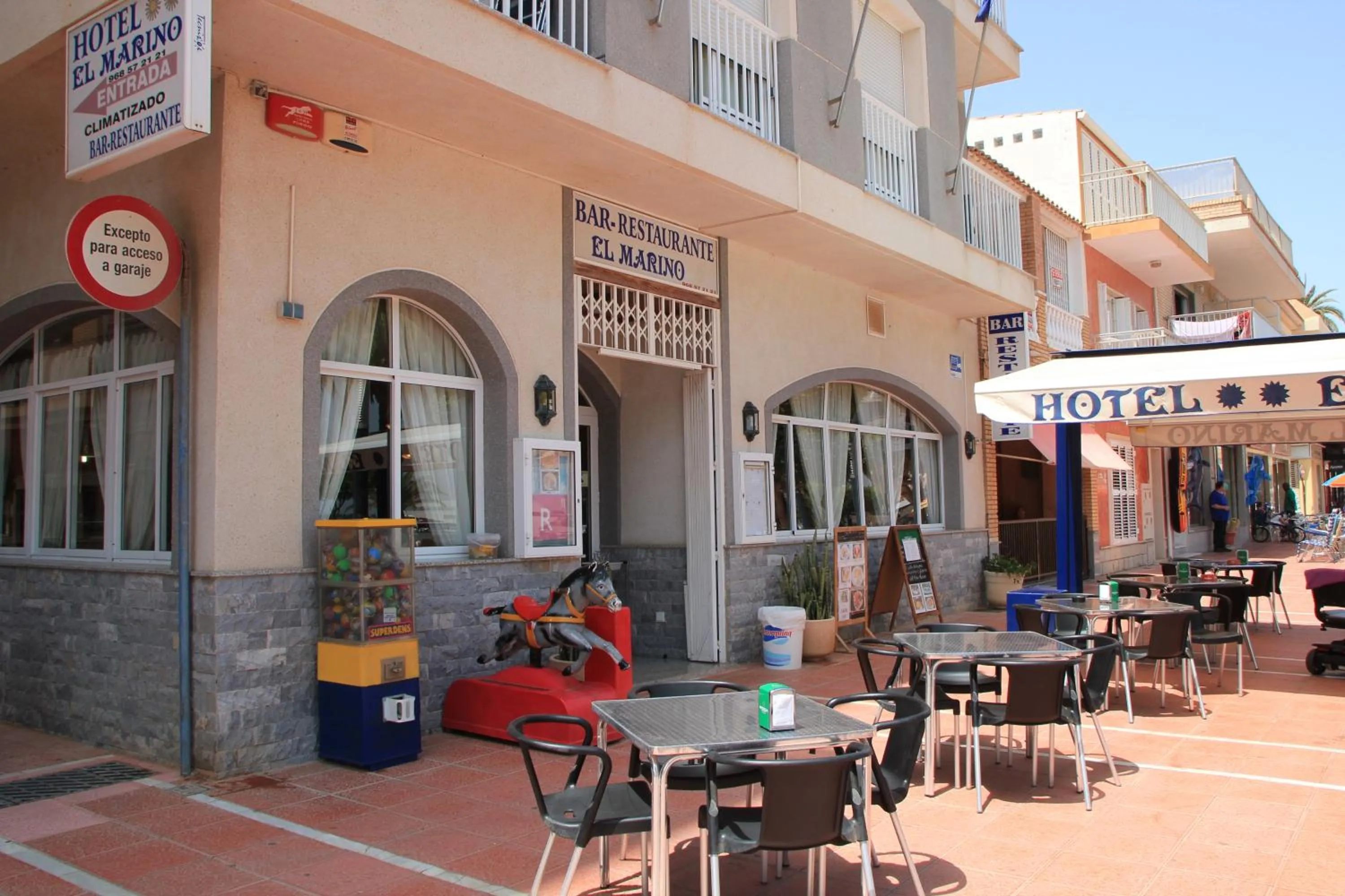 Restaurant/places to eat in Hotel El Marino