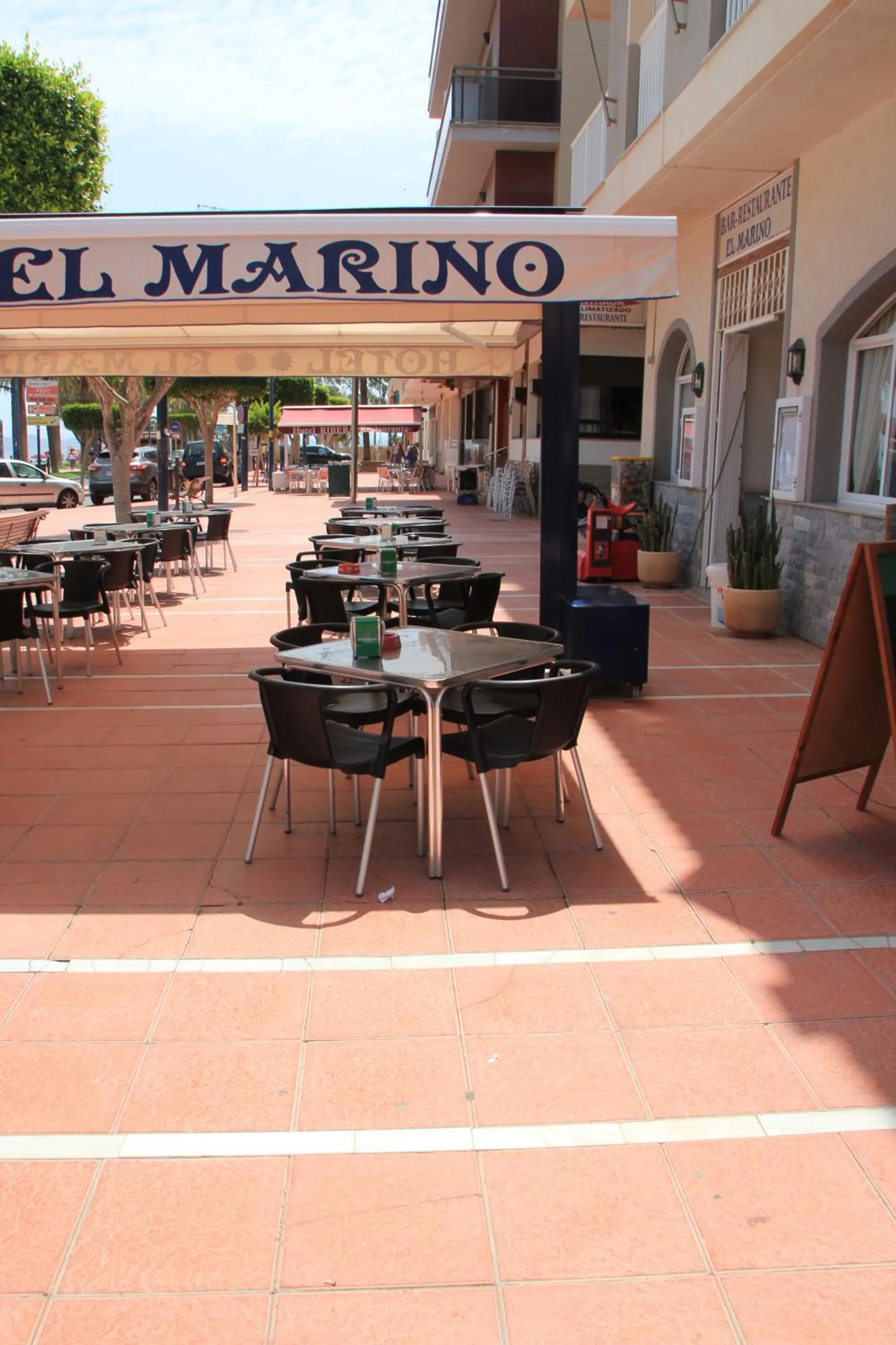Restaurant/places to eat in Hotel El Marino