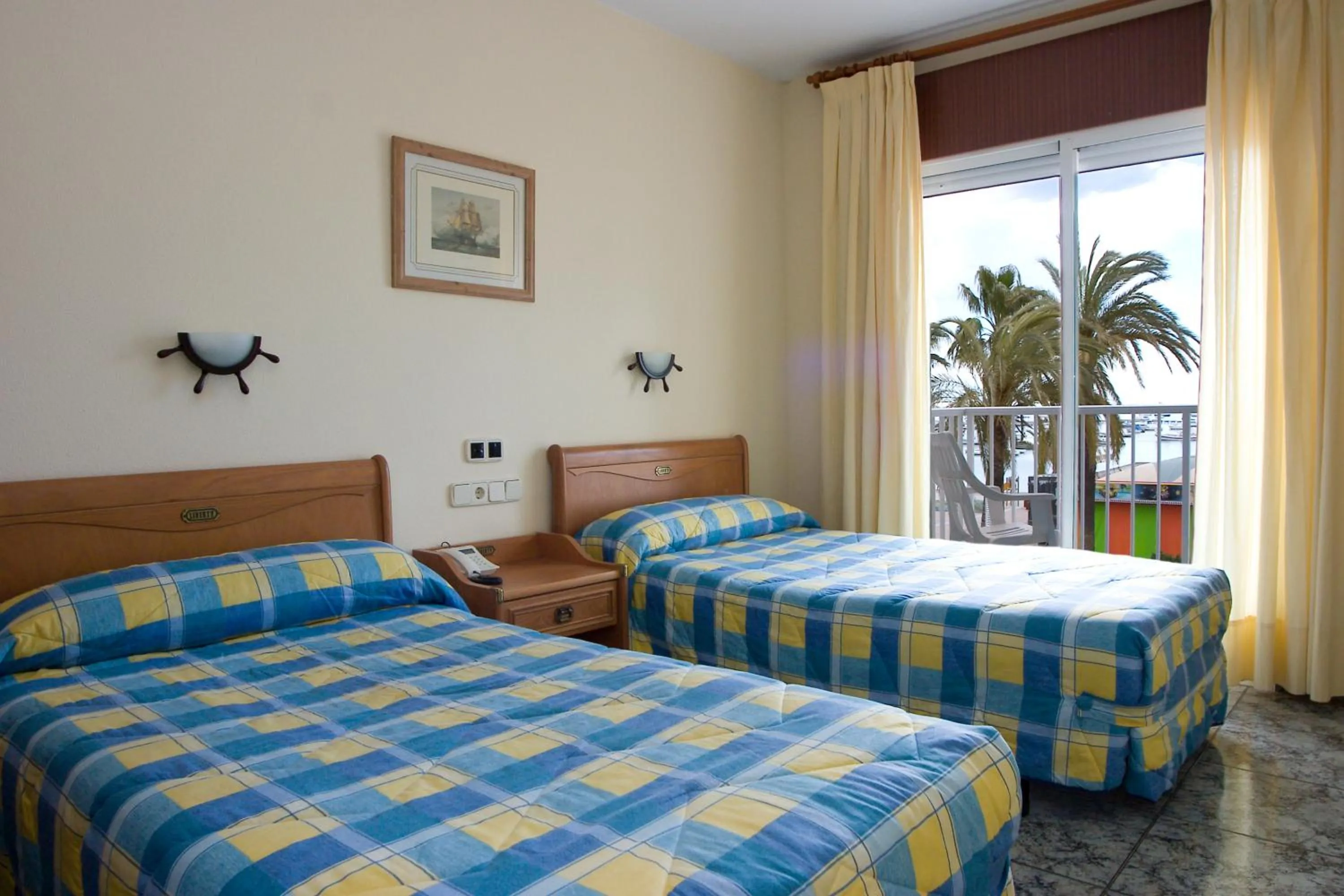 Shower in Hotel El Marino