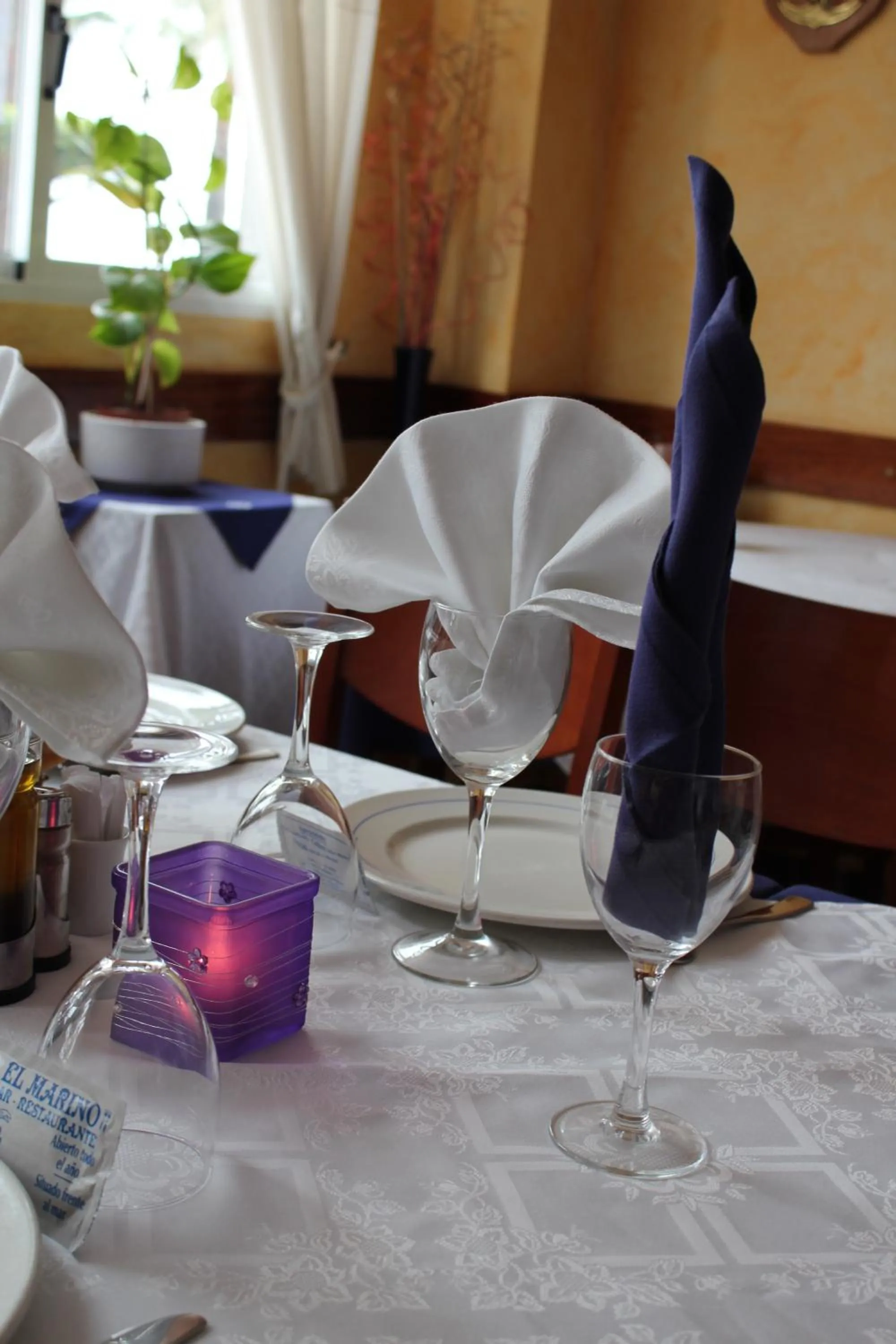 Restaurant/places to eat in Hotel El Marino