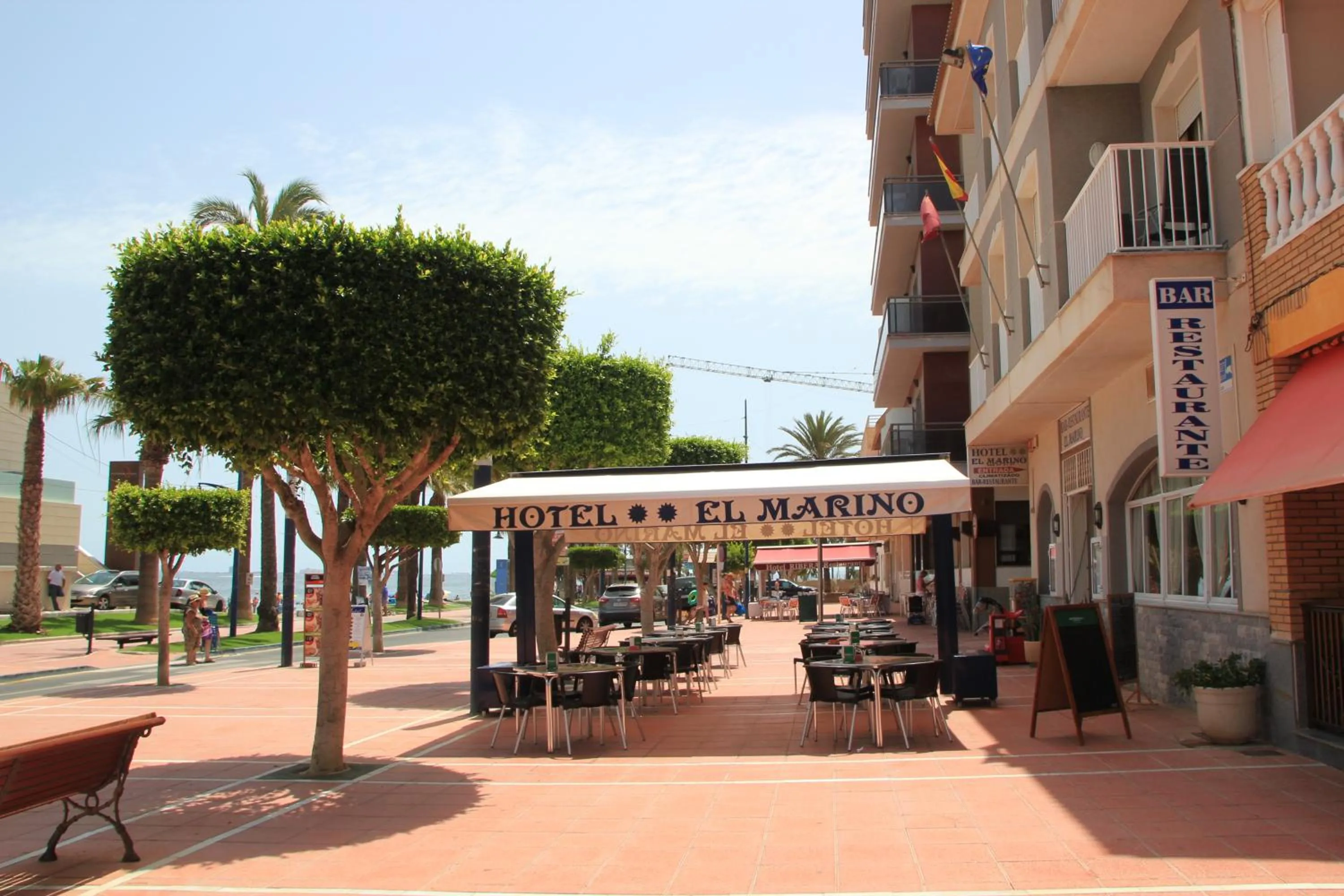 Restaurant/places to eat in Hotel El Marino