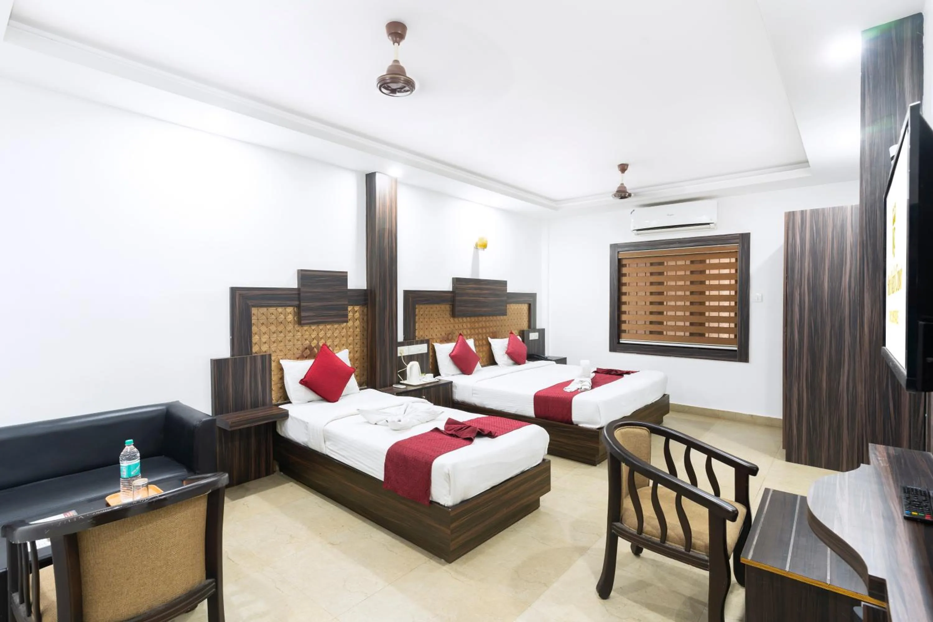 Hotel Kochi Crown
