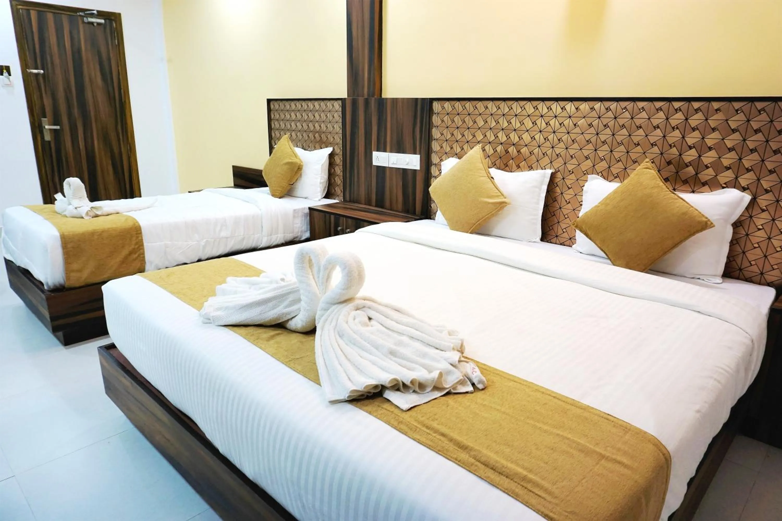 Hotel Kochi Crown