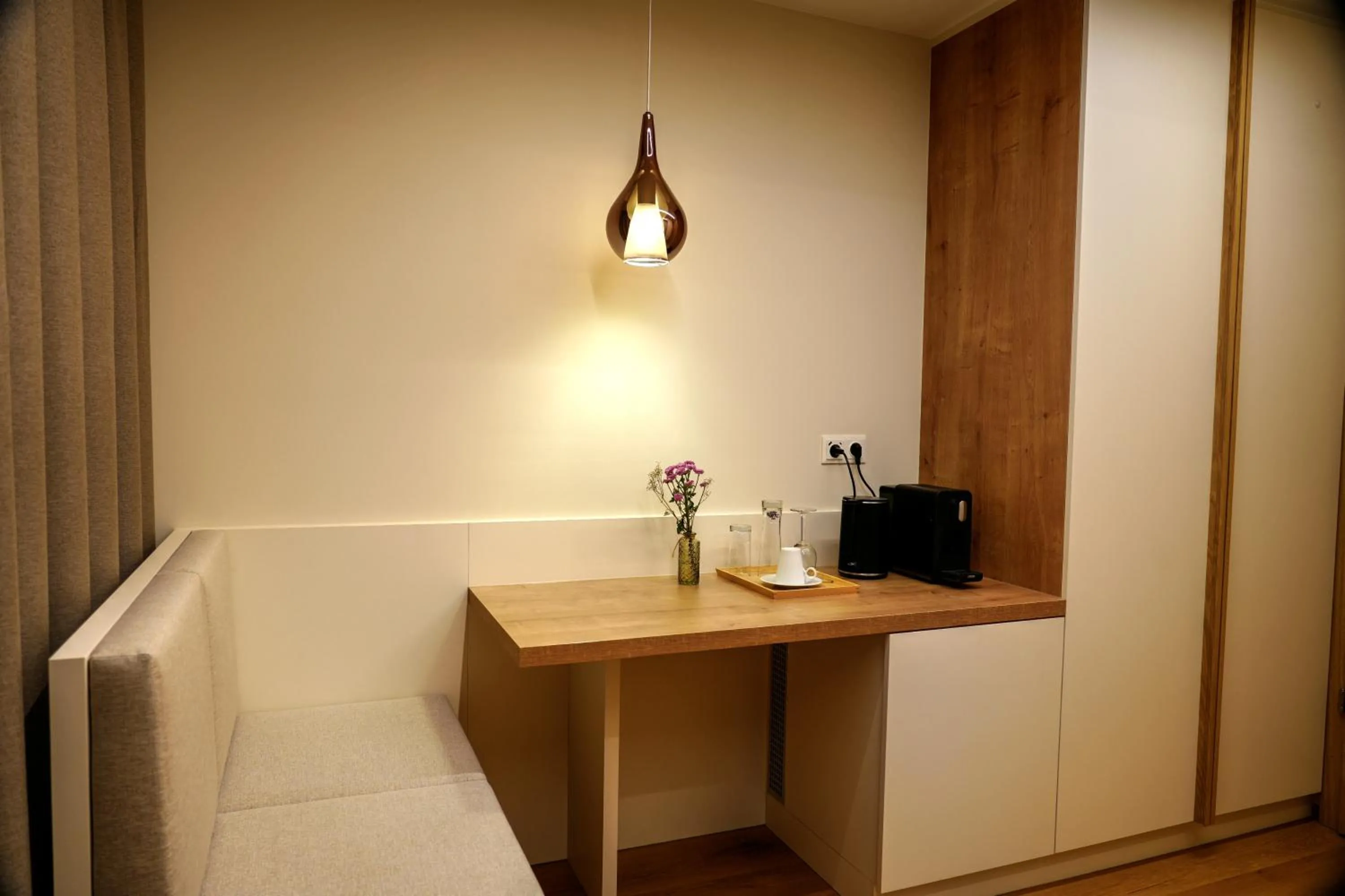Coffee/tea facilities in Aparthotel Iris
