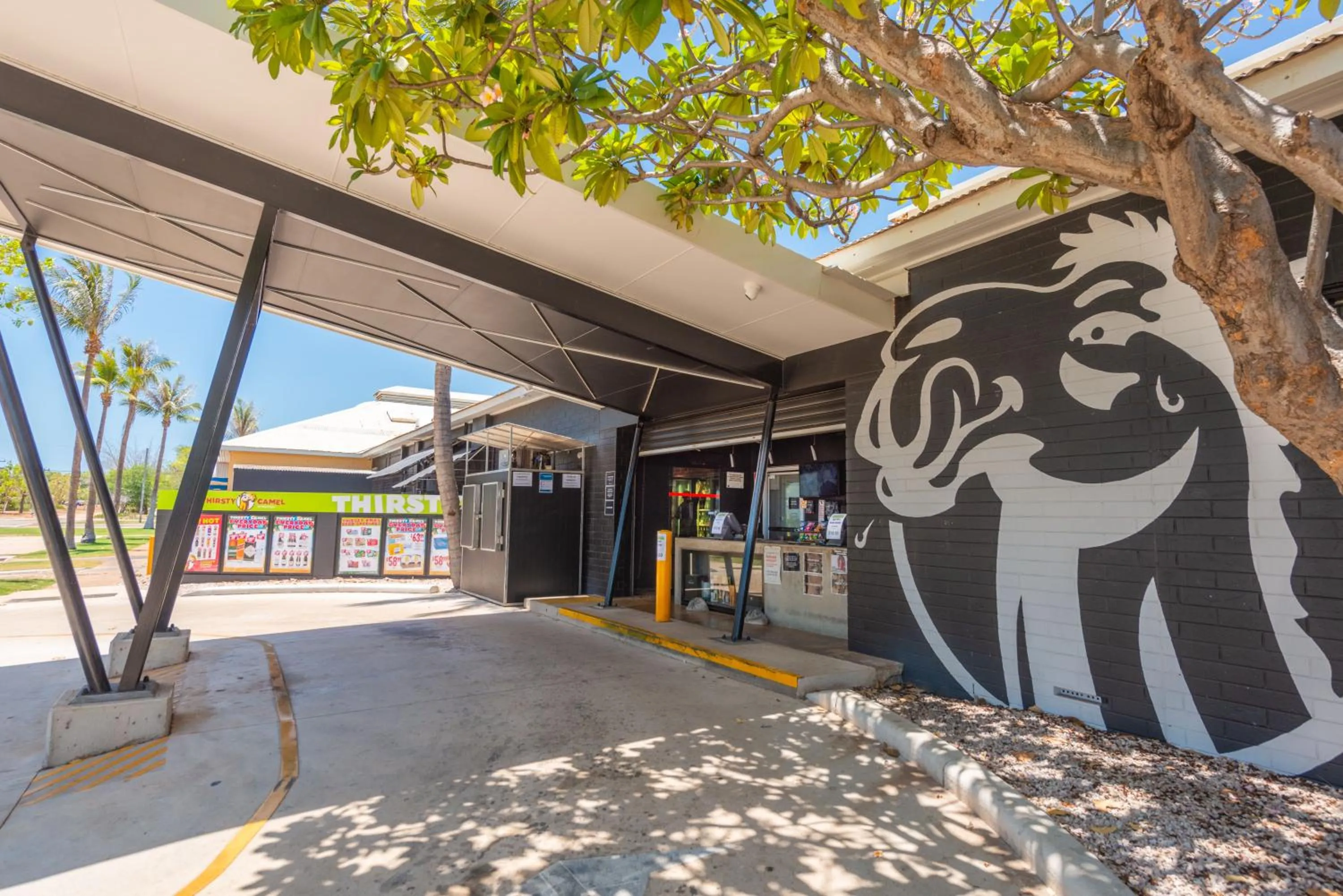 Alcoholic drinks in The Continental Hotel