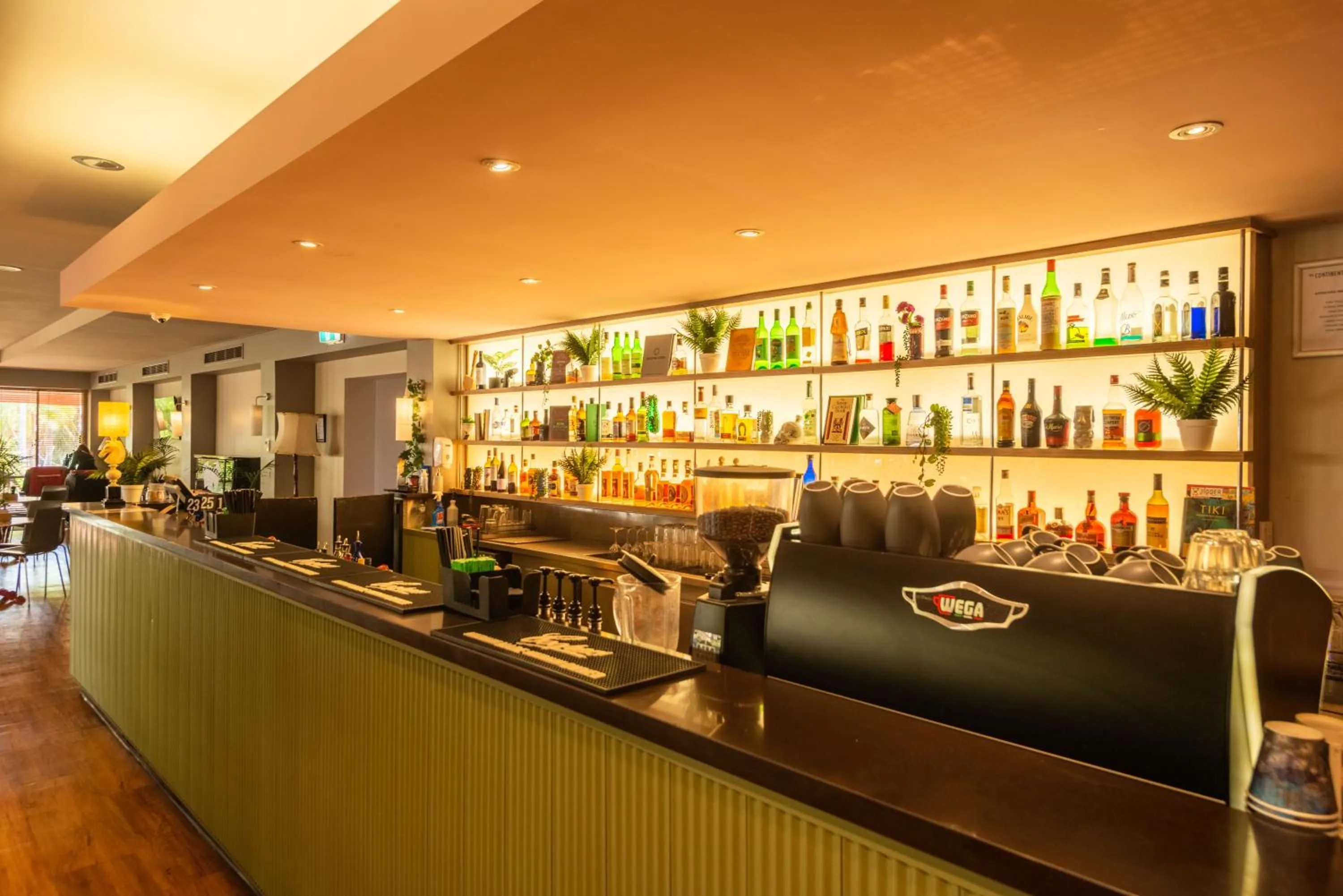 Restaurant/places to eat in The Continental Hotel