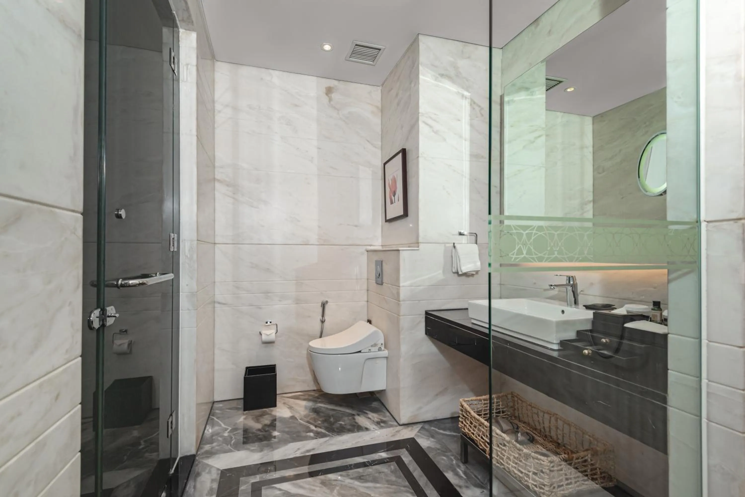 Toilet in JHL Solitaire Gading Serpong