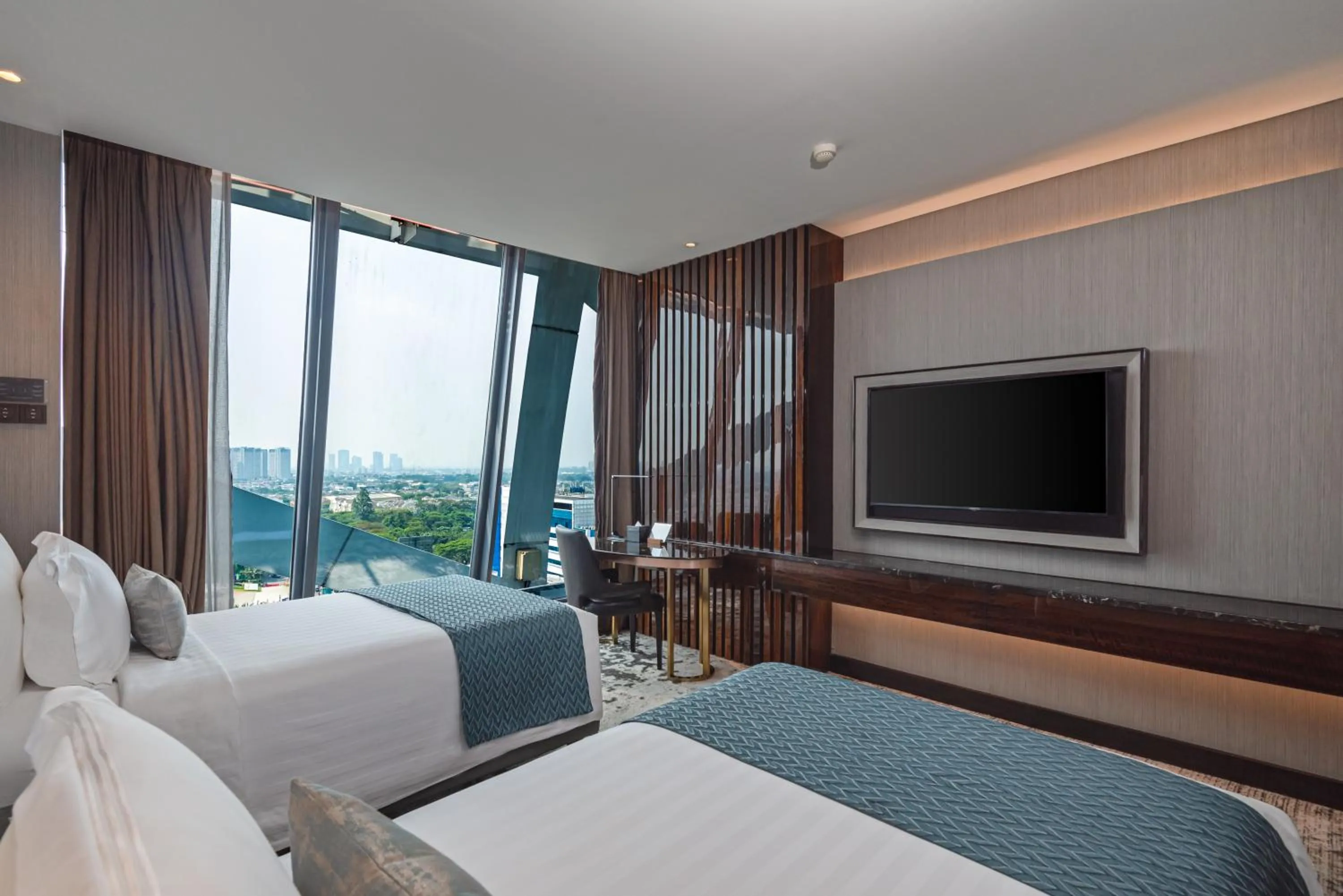 Bed in JHL Solitaire Gading Serpong