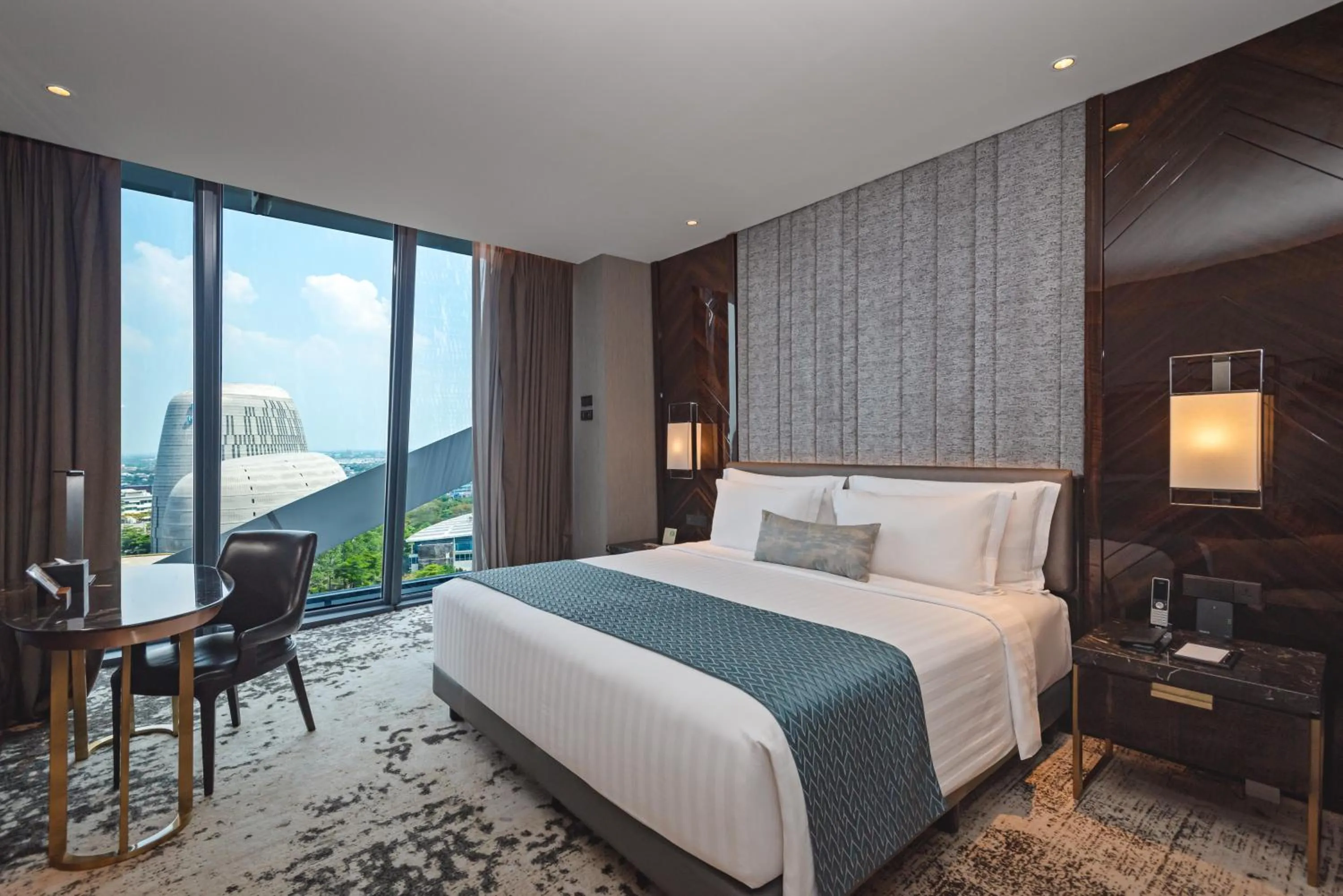 Bed in JHL Solitaire Gading Serpong